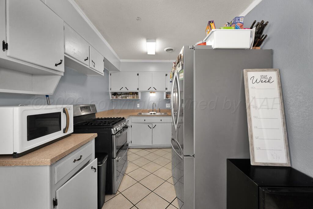 2408 N Spring Street Property Photo 7