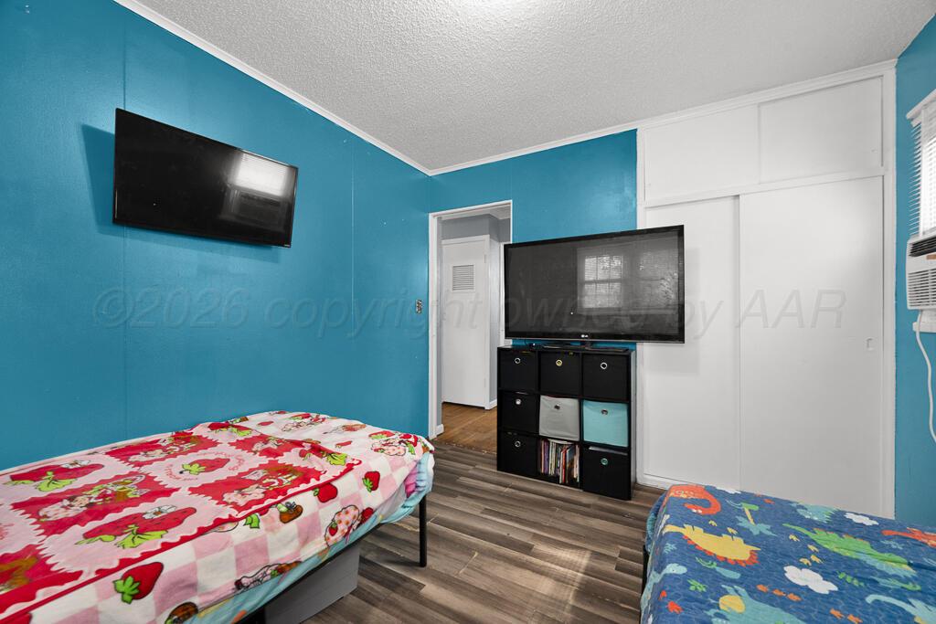 2408 N Spring Street Property Photo 12