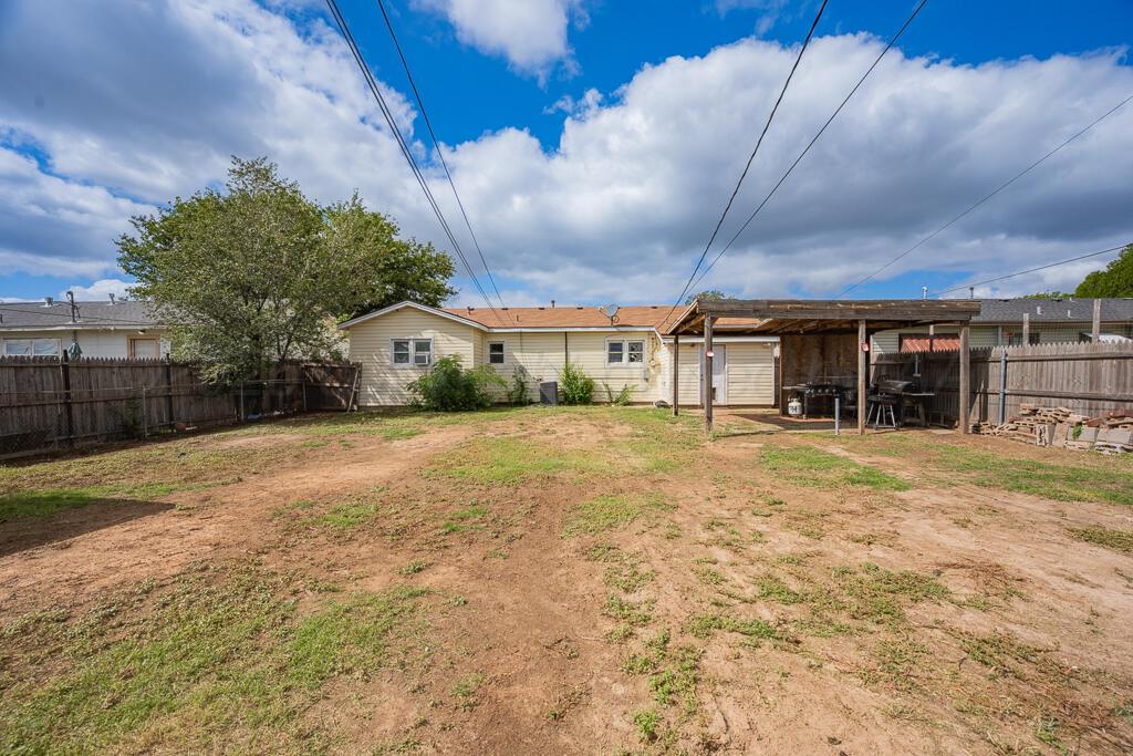 2408 N Spring Street Property Photo 19