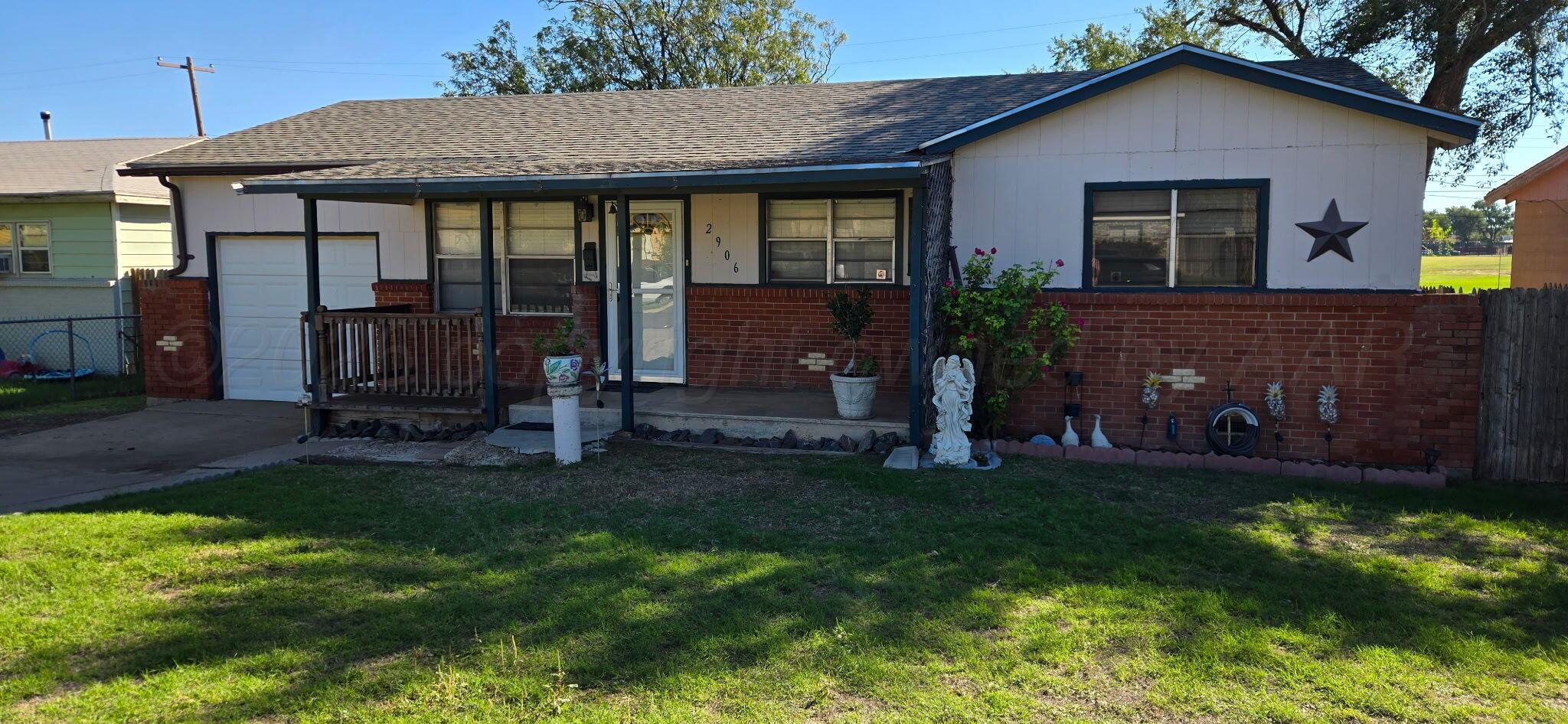 2906 N Vernon Property Photo 1