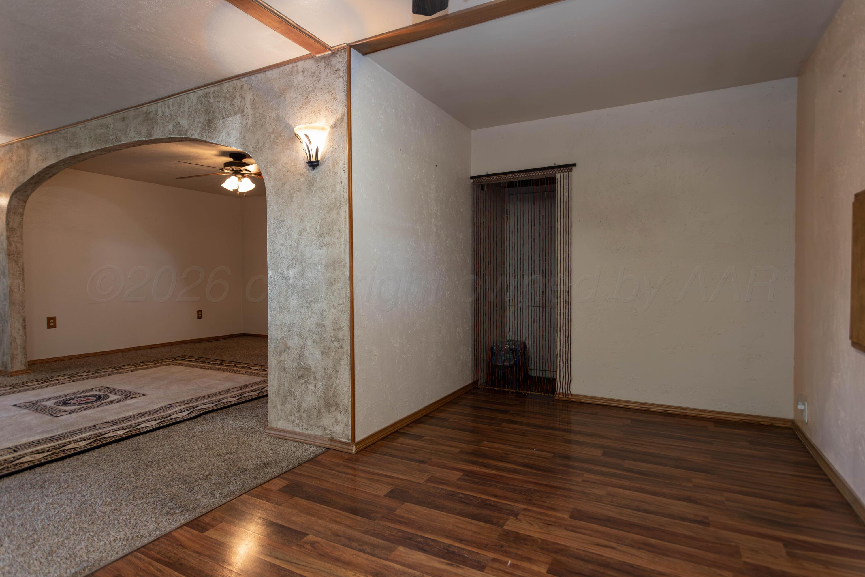 2906 N Vernon Property Photo 3