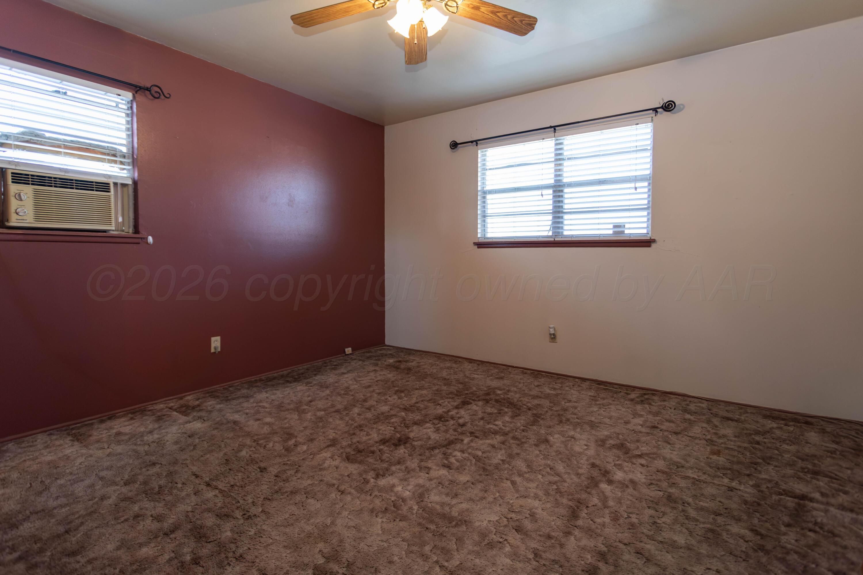 2906 N Vernon Property Photo 5