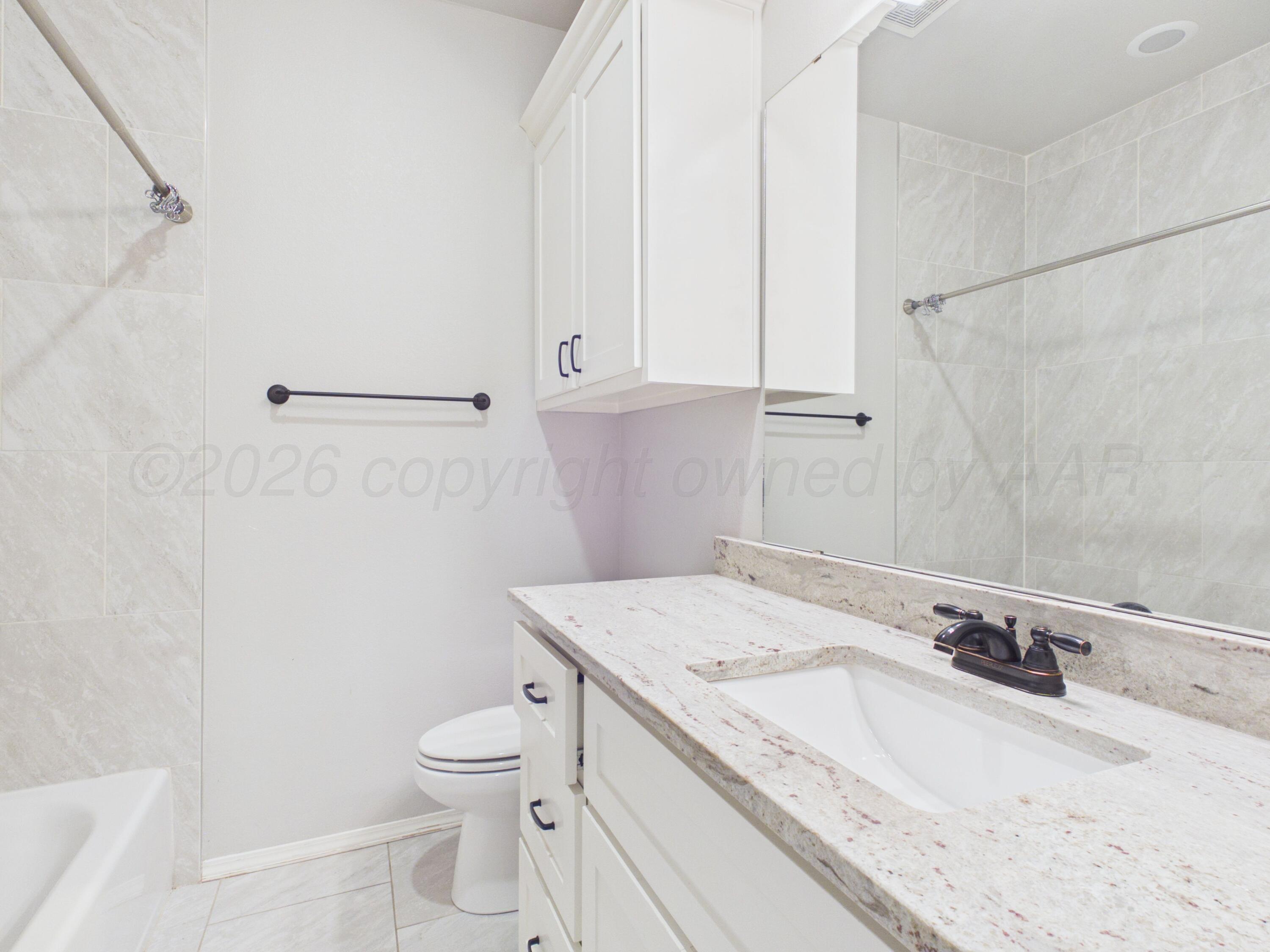 7703 Crestline Drive Property Photo 6