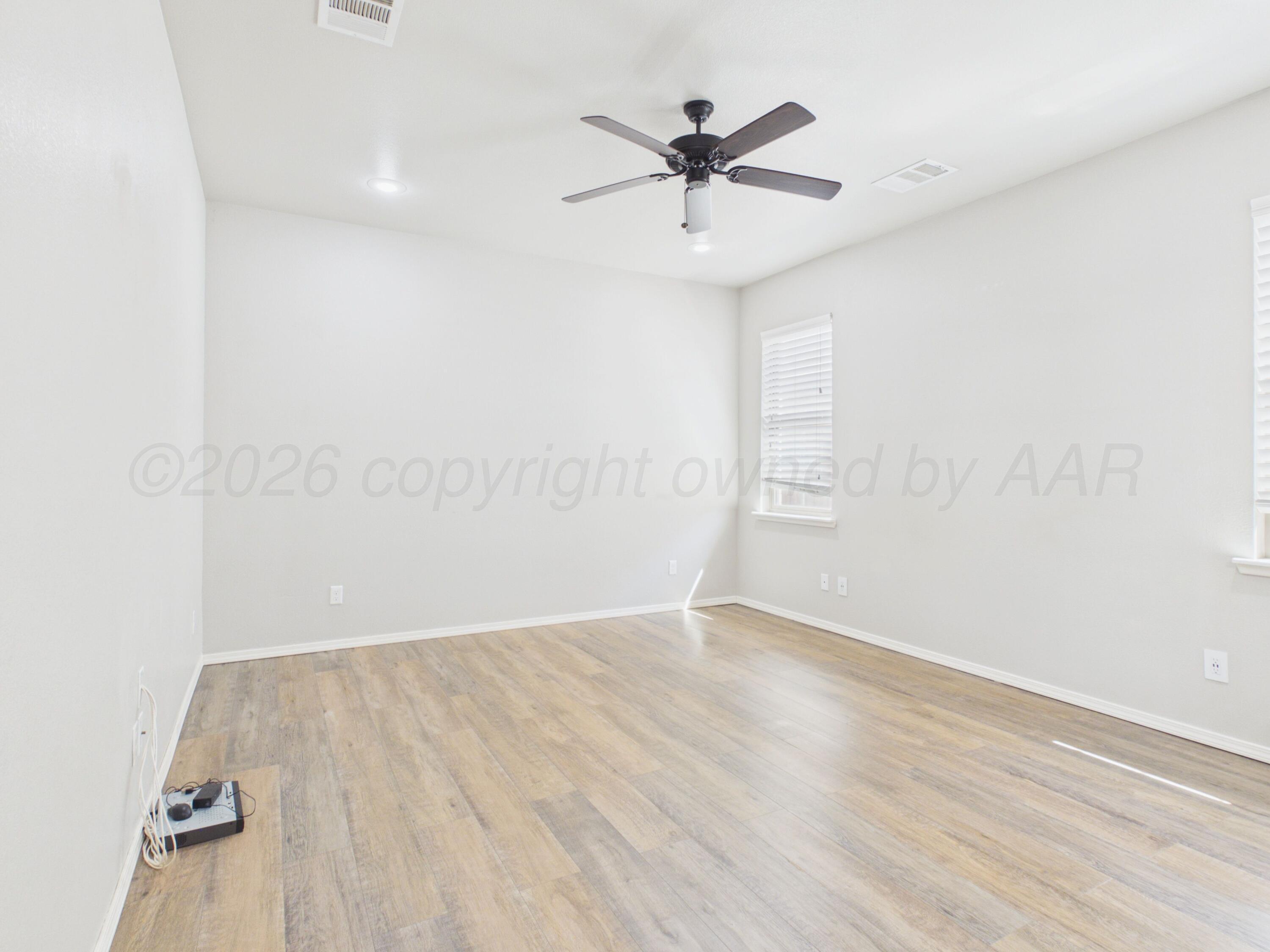7703 Crestline Drive Property Photo 15