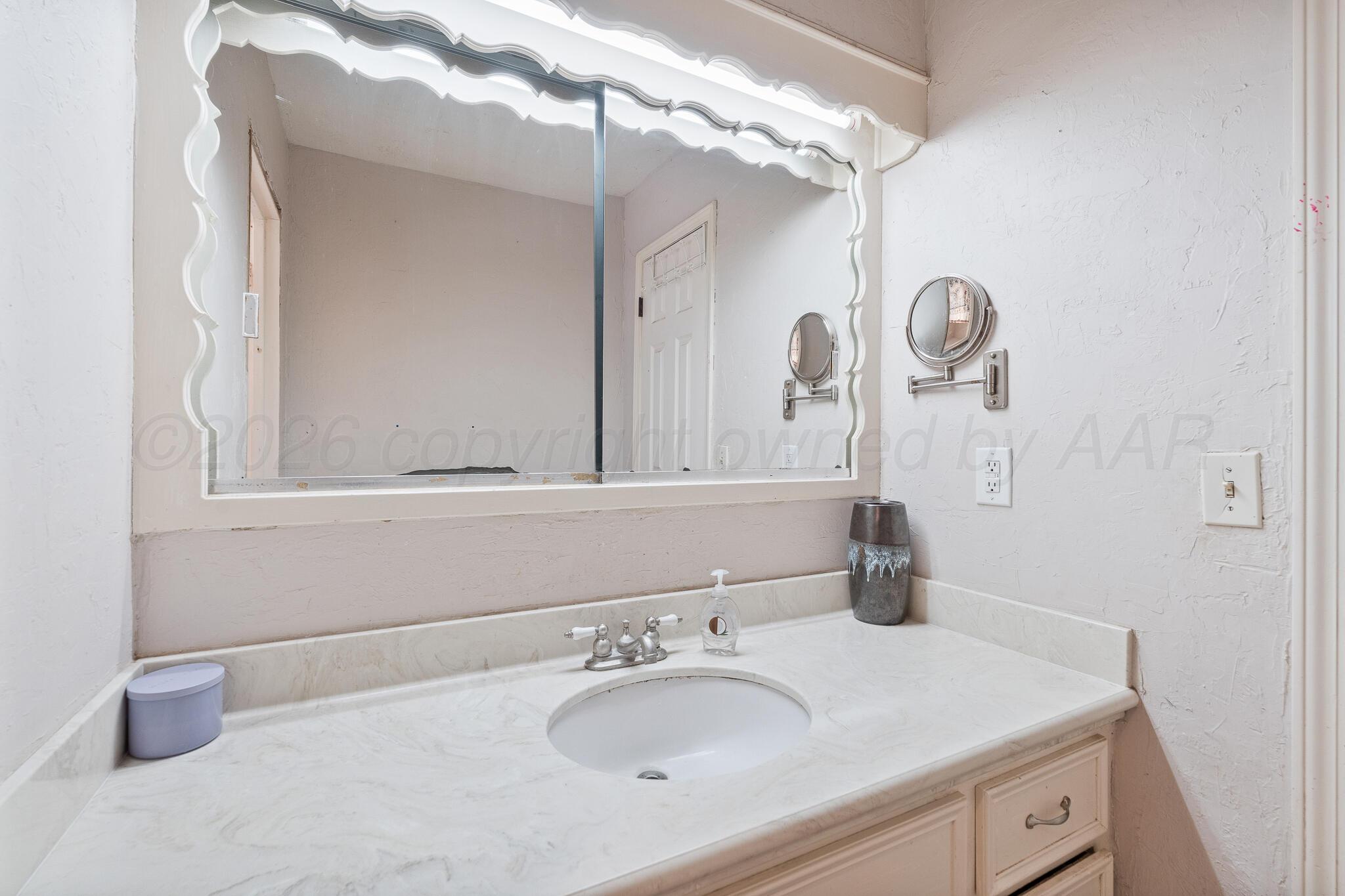 7608 Canode Drive Property Photo 15