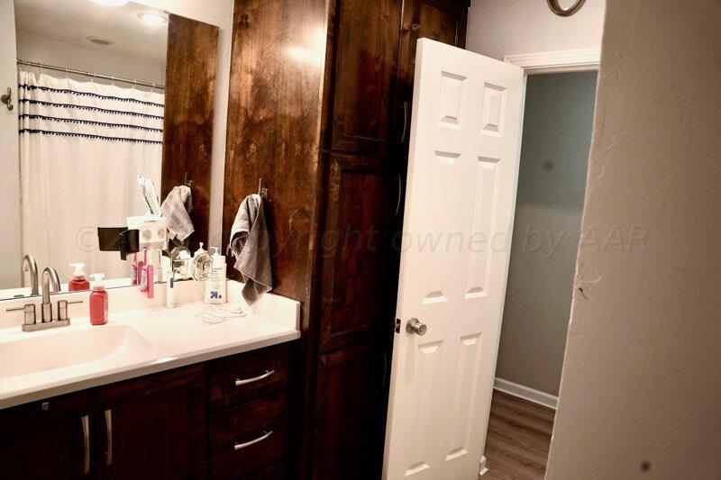 406 Lair Lane Property Photo 22
