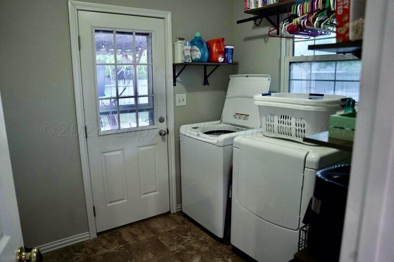 406 Lair Lane Property Photo 23