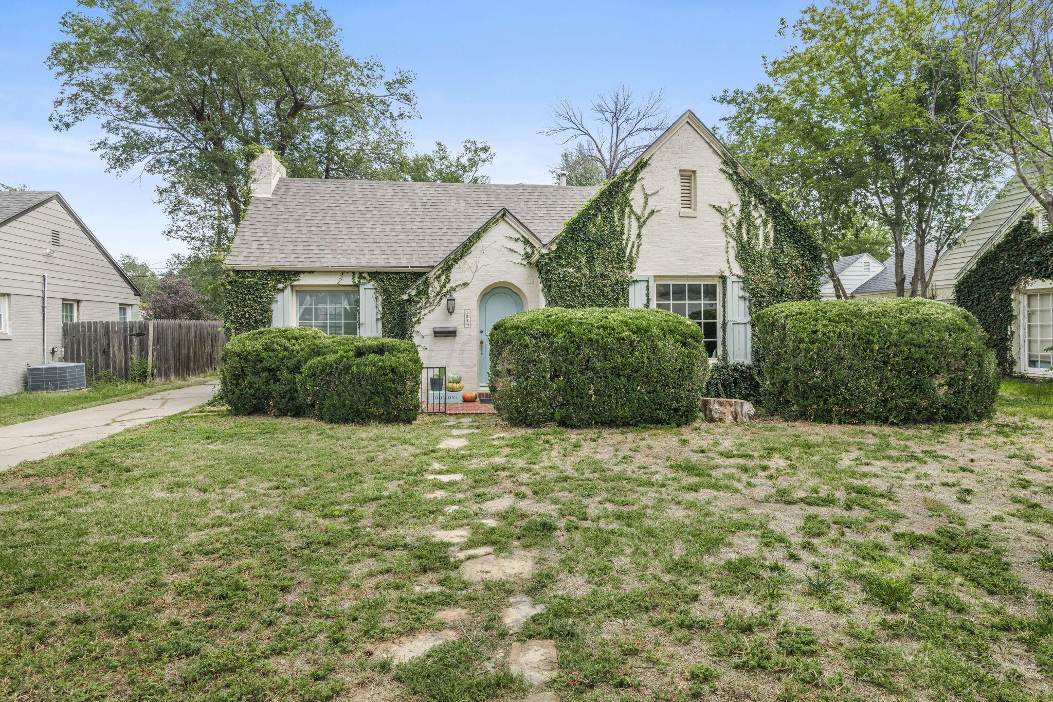 1519 S Travis Street Property Photo 1