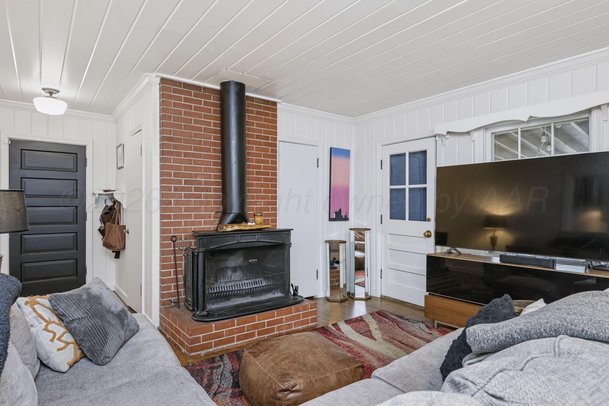 1519 S Travis Street Property Photo 18