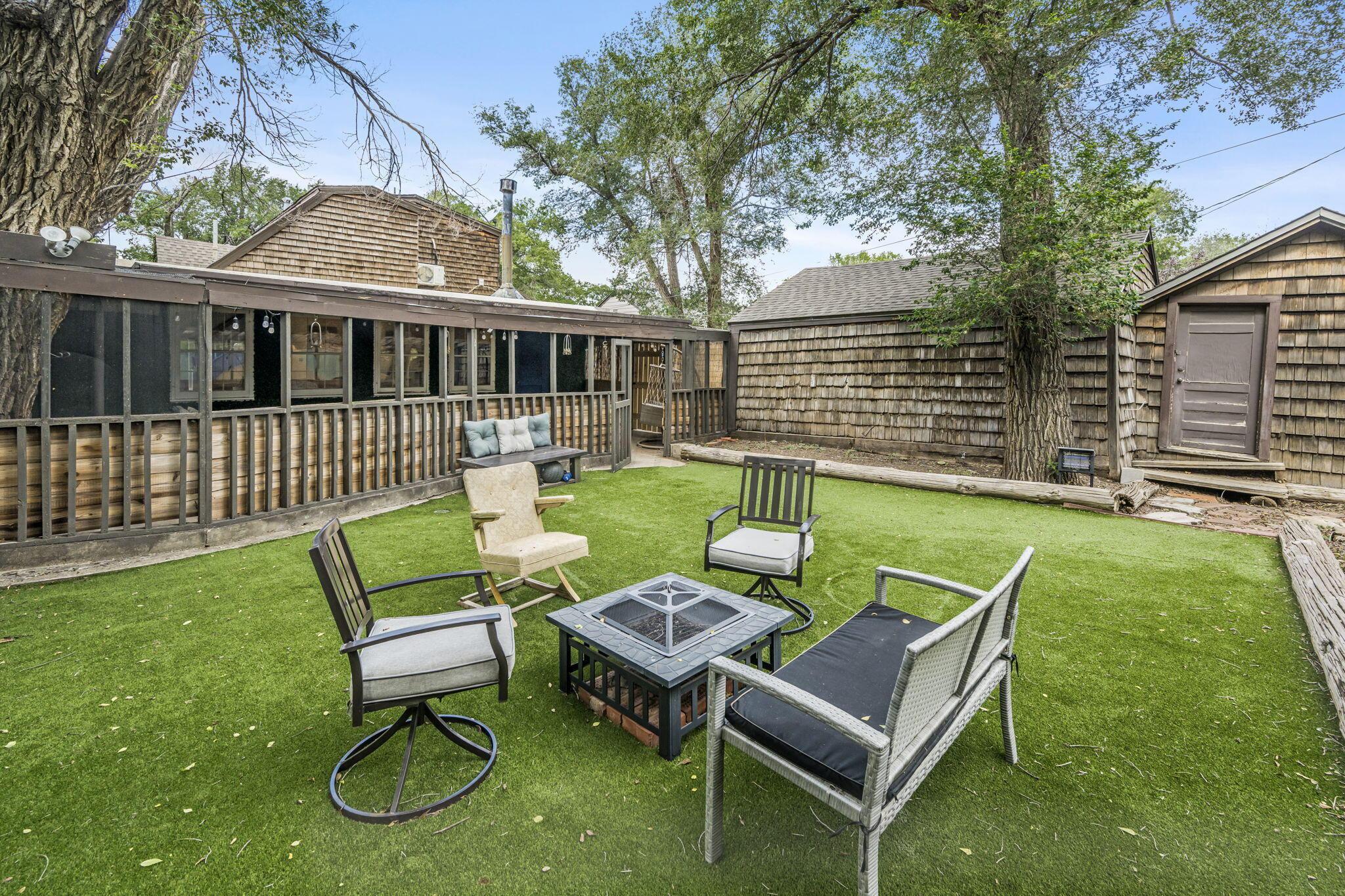 1519 S Travis Street Property Photo 29