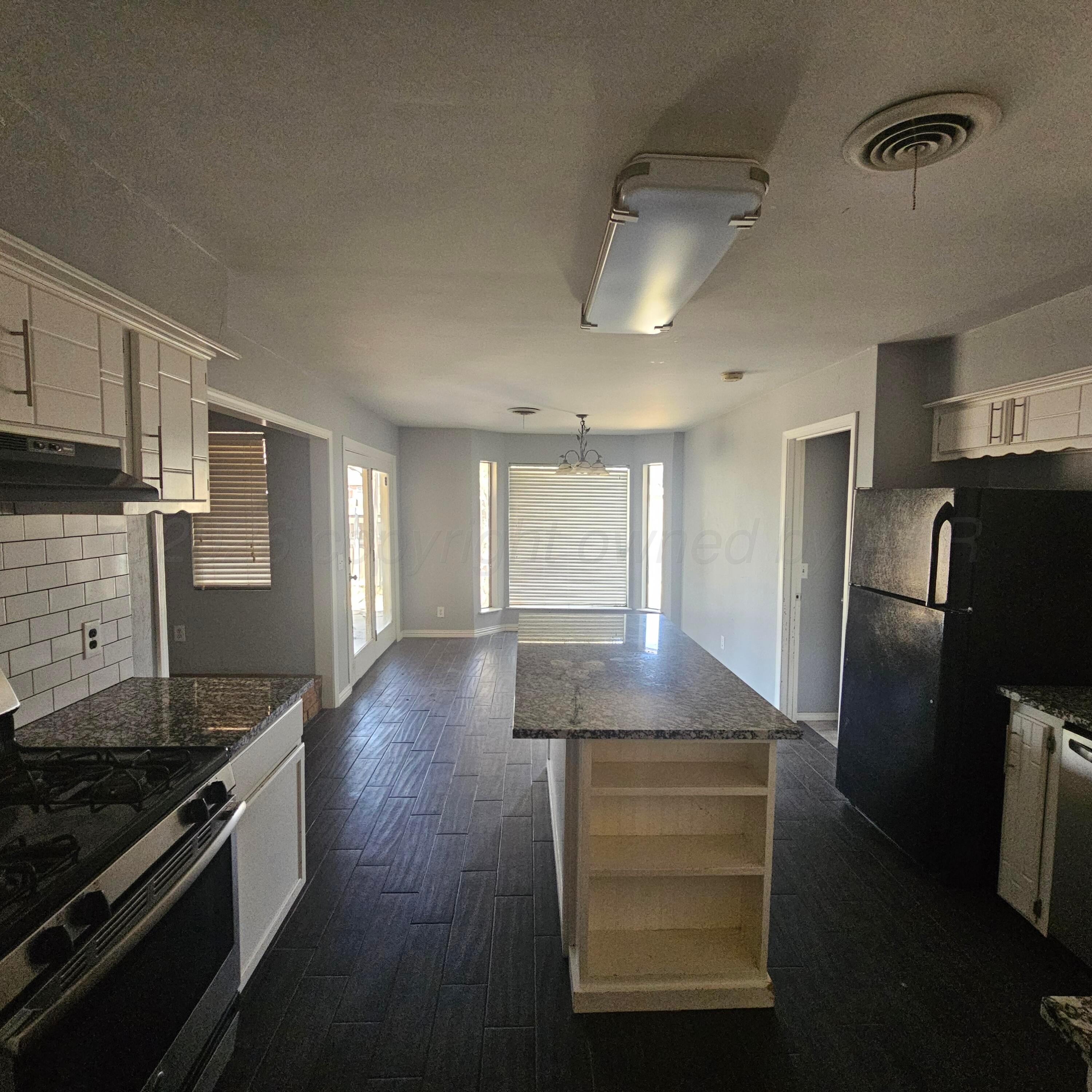 6000 Yale Street Property Photo 8