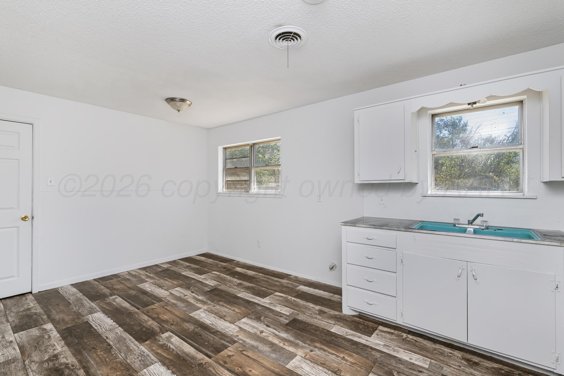 1604 Gardenia Property Photo 10
