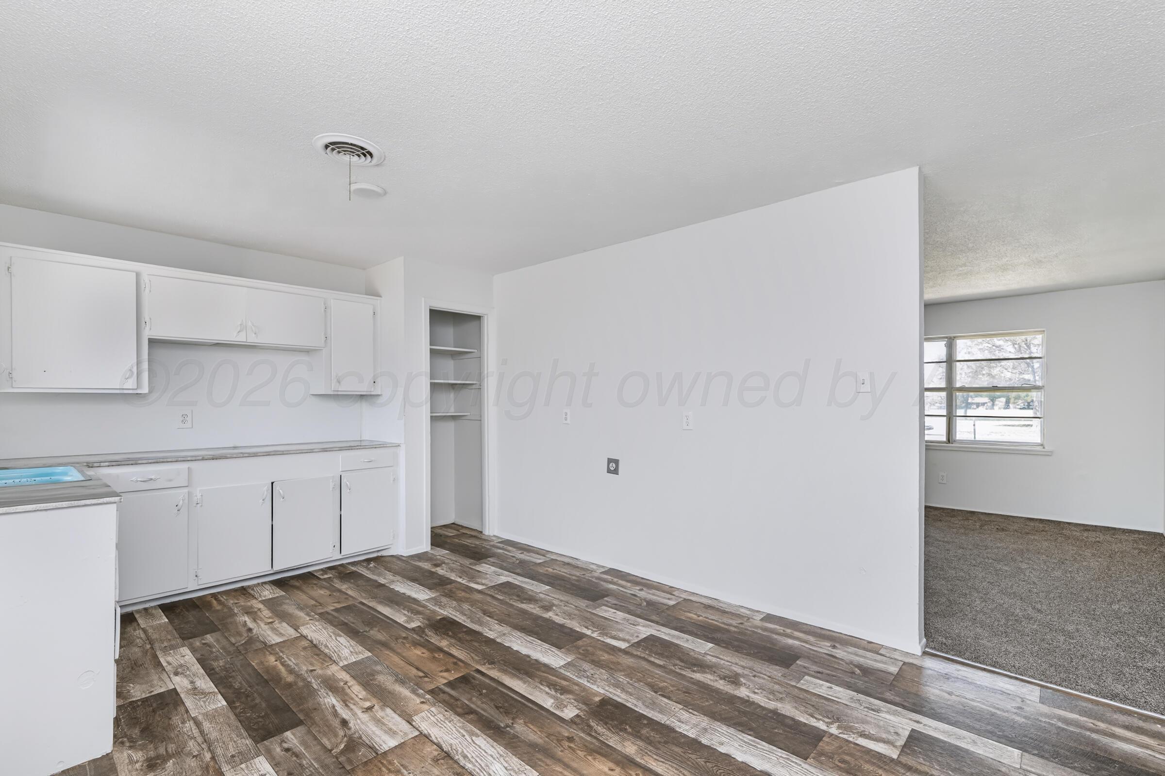 1604 Gardenia Property Photo 11