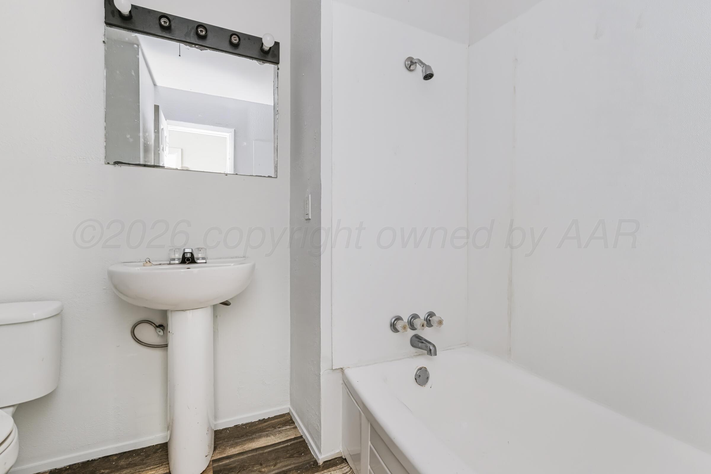 1604 Gardenia Property Photo 13