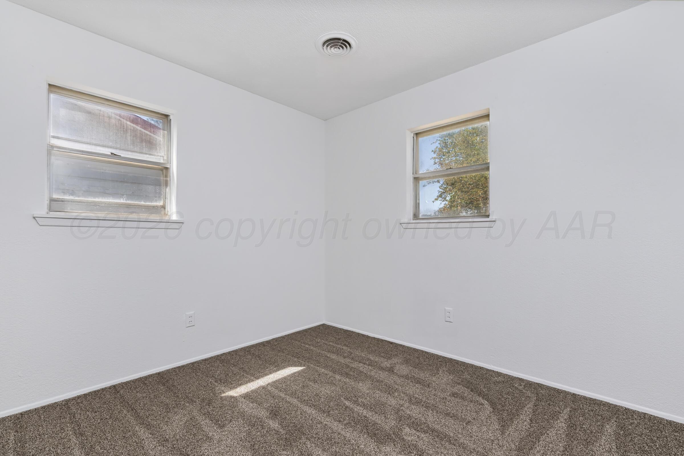 1604 Gardenia Property Photo 14