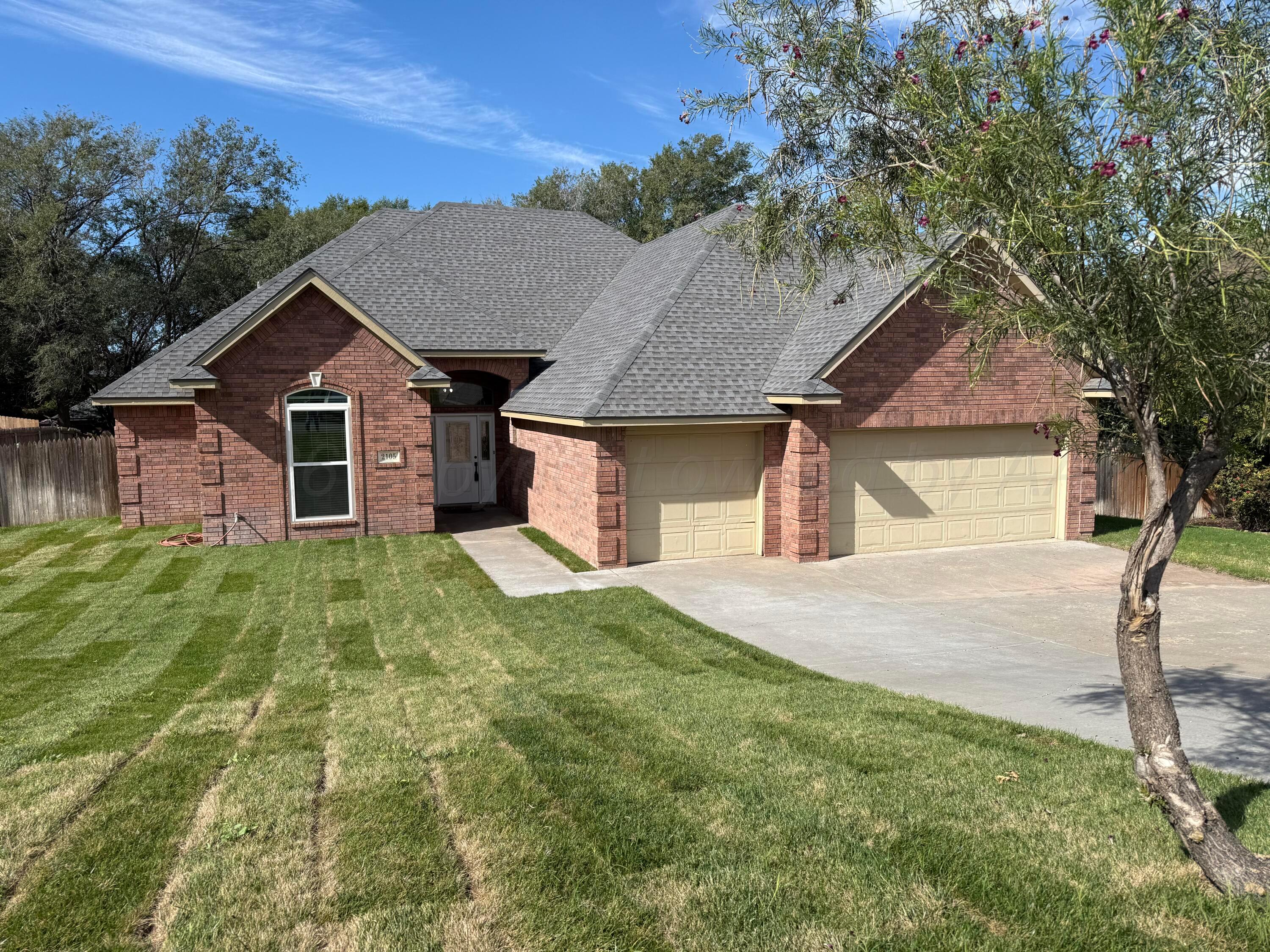 2105 Briarwood Drive Property Photo 2