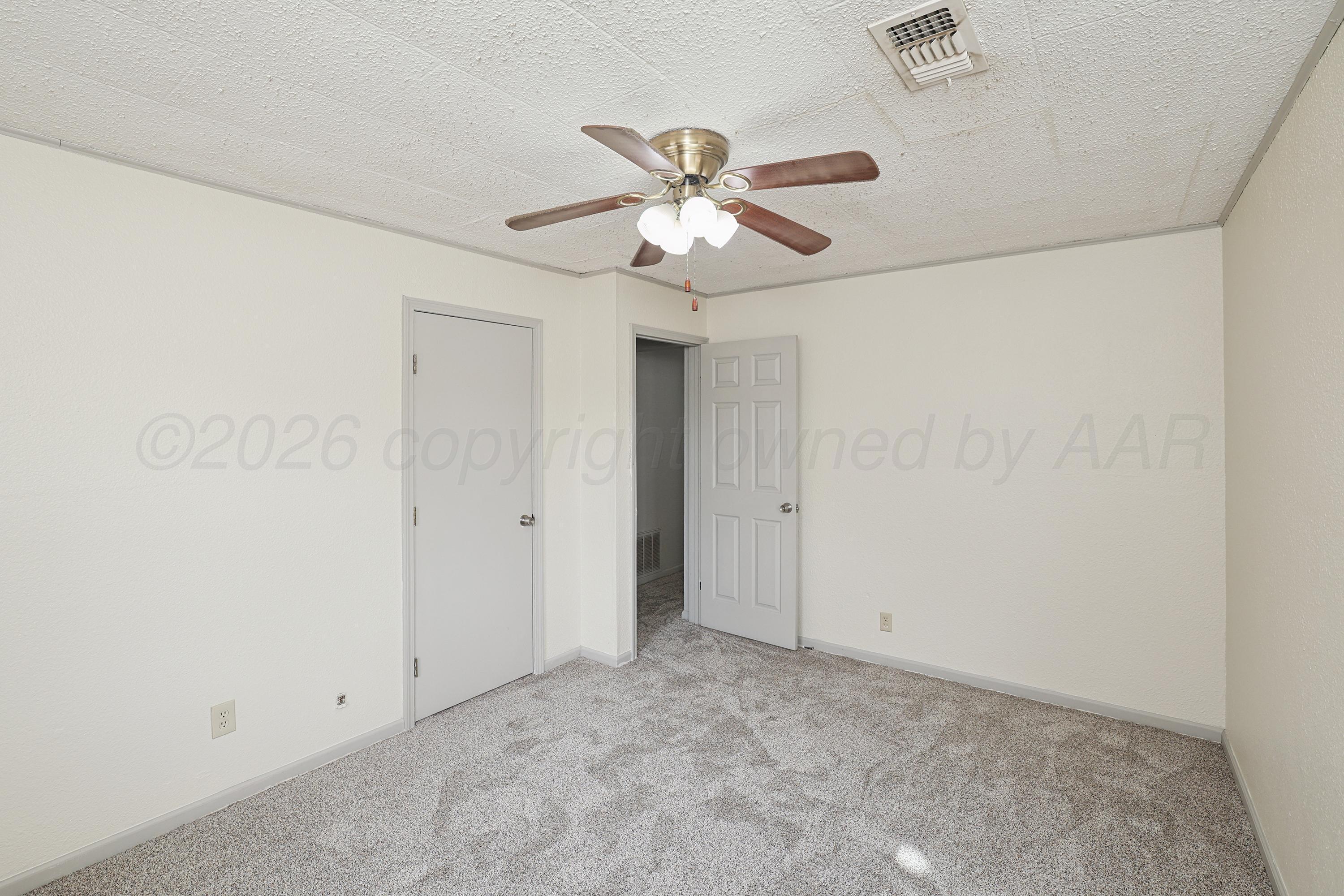 2704 Canyon Drive Property Photo 11