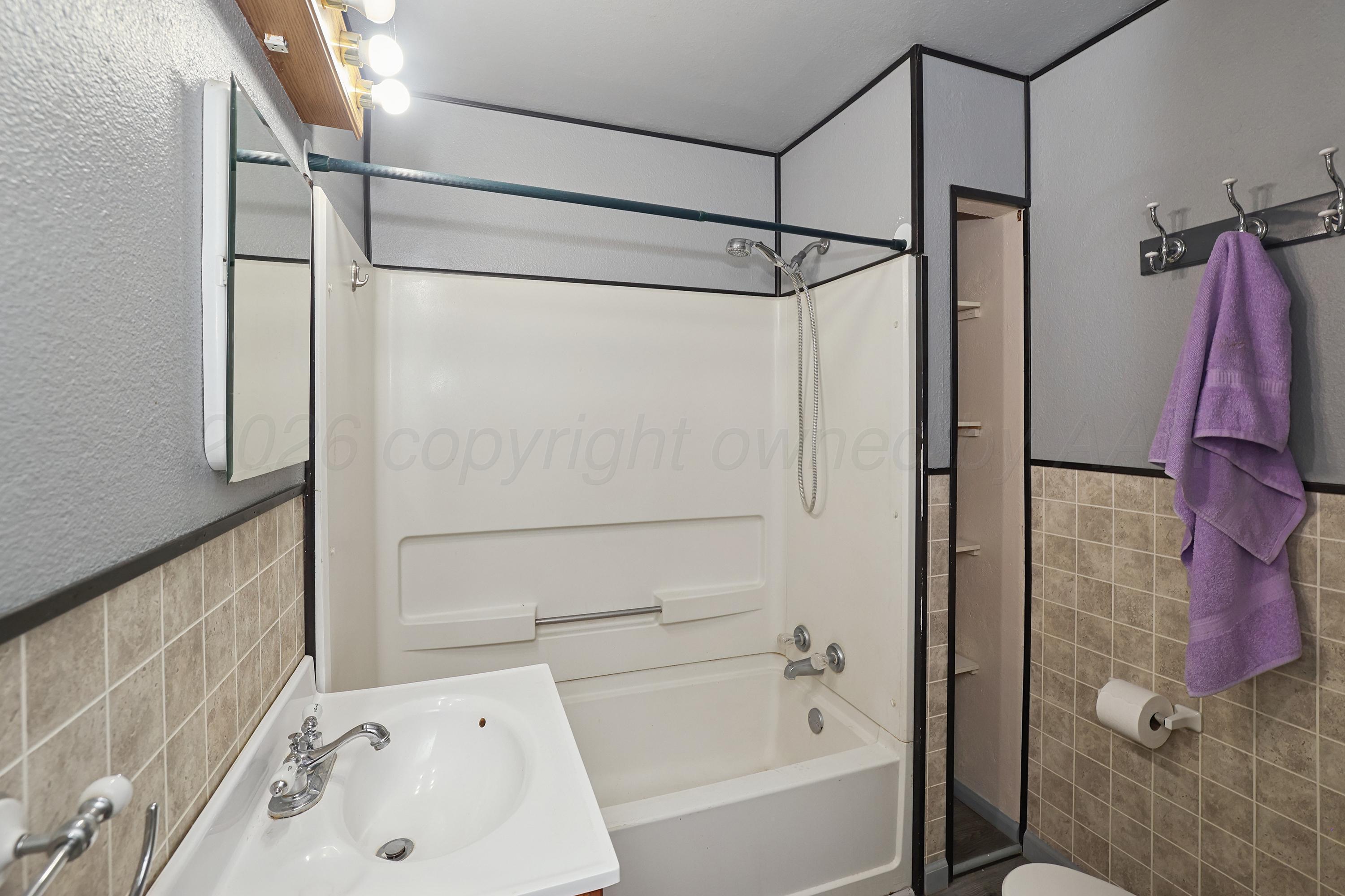 2704 Canyon Drive Property Photo 12