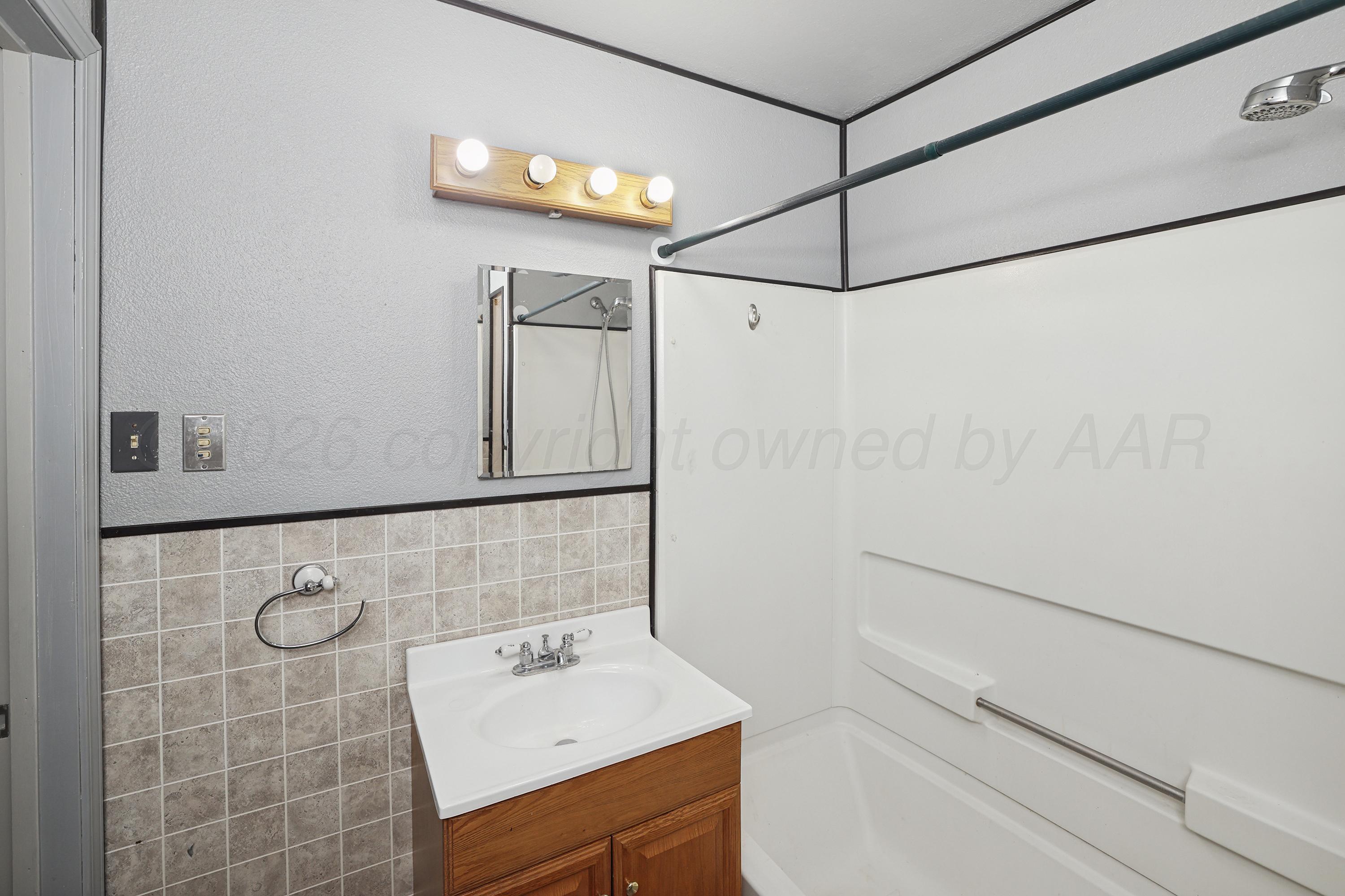 2704 Canyon Drive Property Photo 13