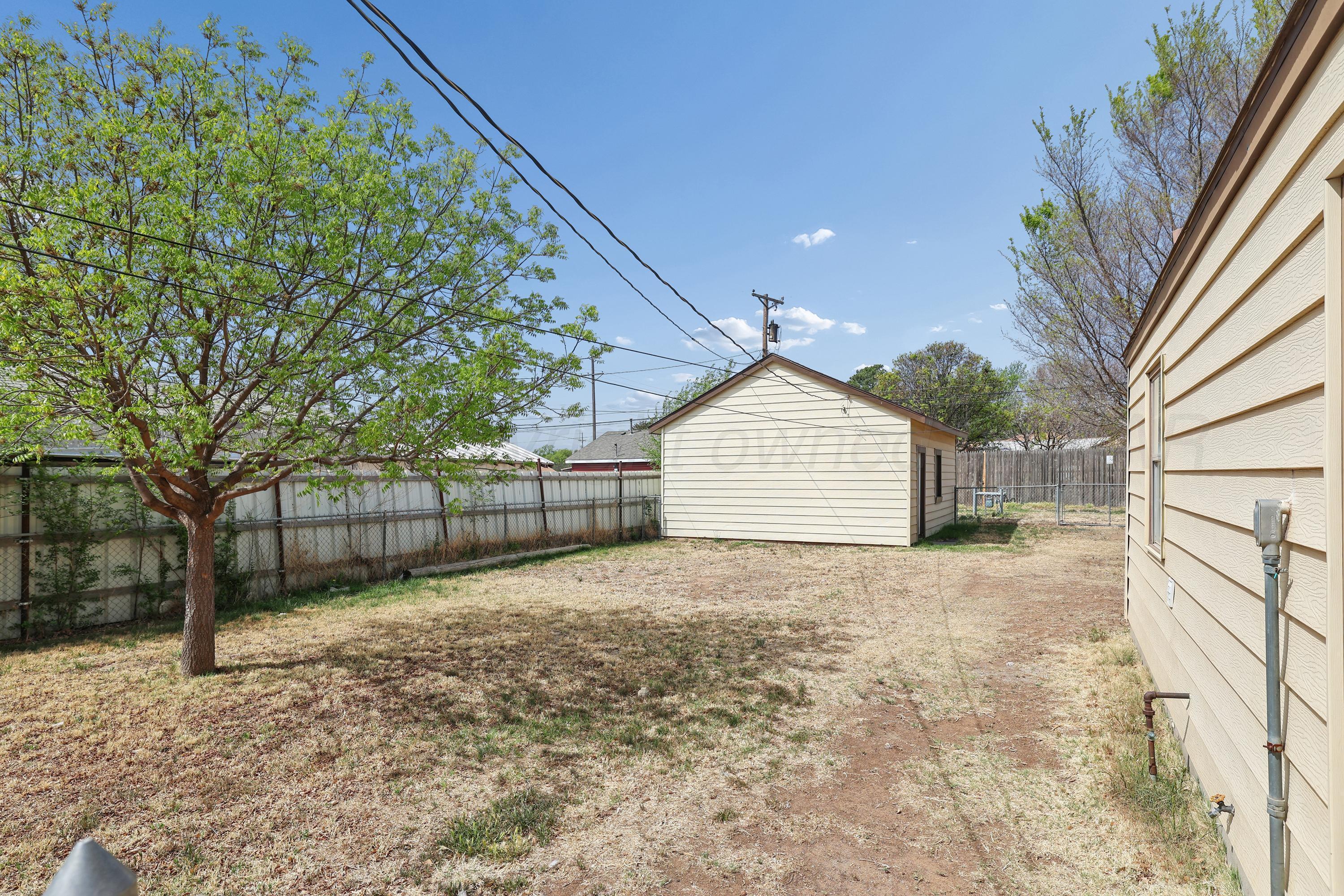 2704 Canyon Drive Property Photo 14