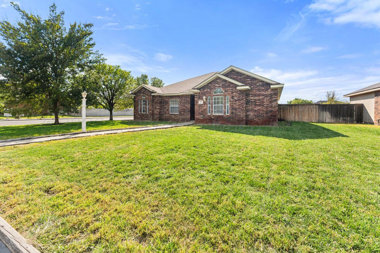 6212 S Bonham Street Property Photo 3