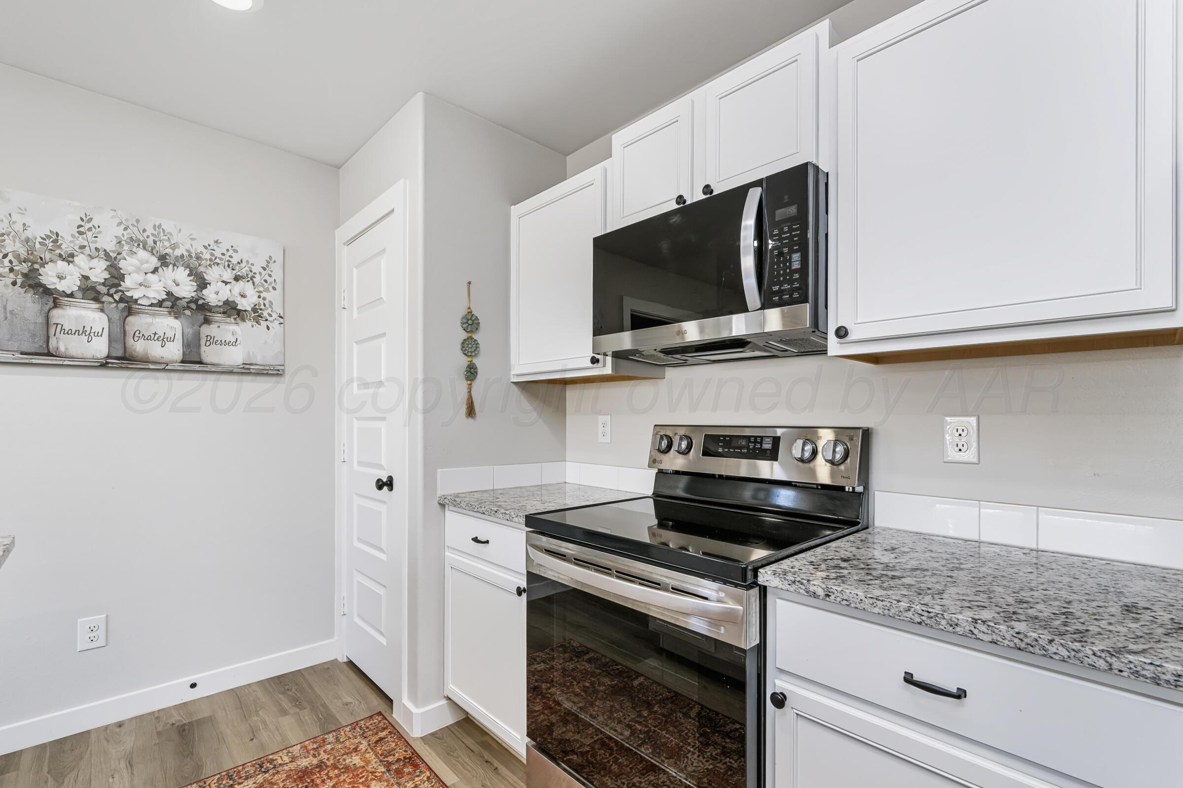 6407 Blueberry Way Property Photo 9