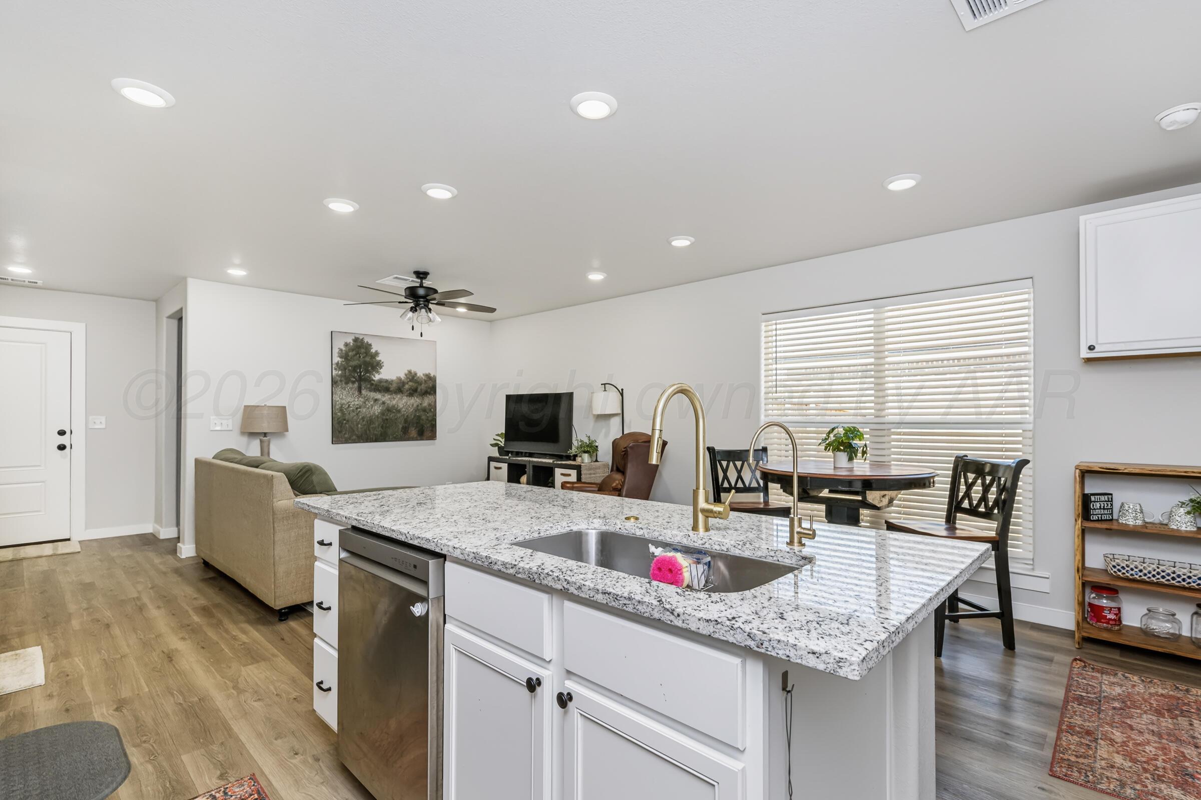 6407 Blueberry Way Property Photo 10