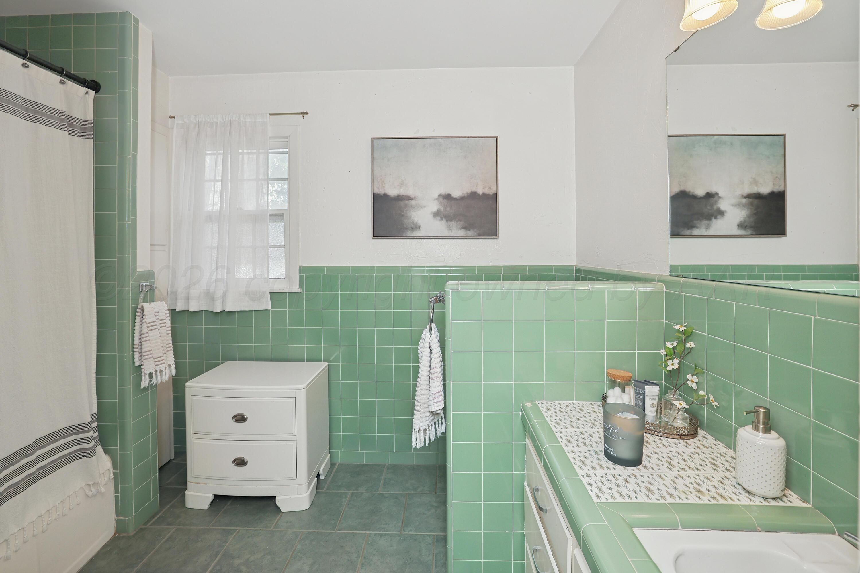 3705 Paramount Boulevard Property Photo 23