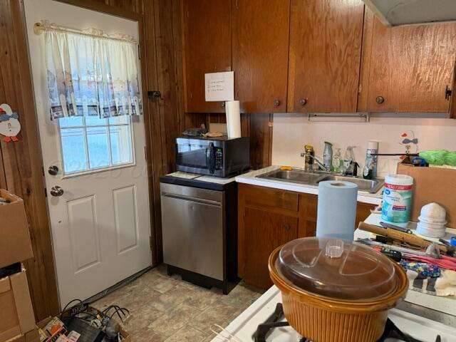 1231 S Finley Street Property Photo 4
