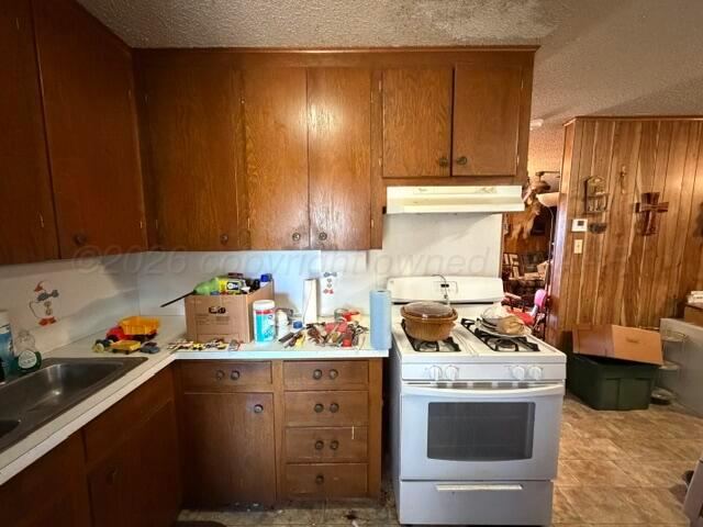 1231 S Finley Street Property Photo 6