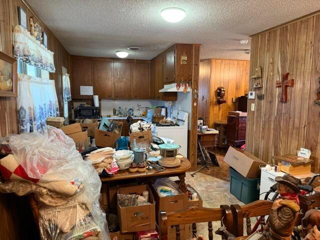 1231 S Finley Street Property Photo 10