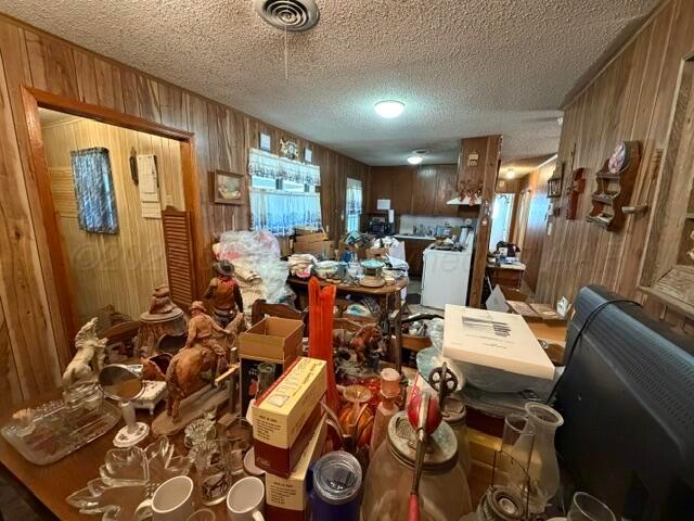 1231 S Finley Street Property Photo 11