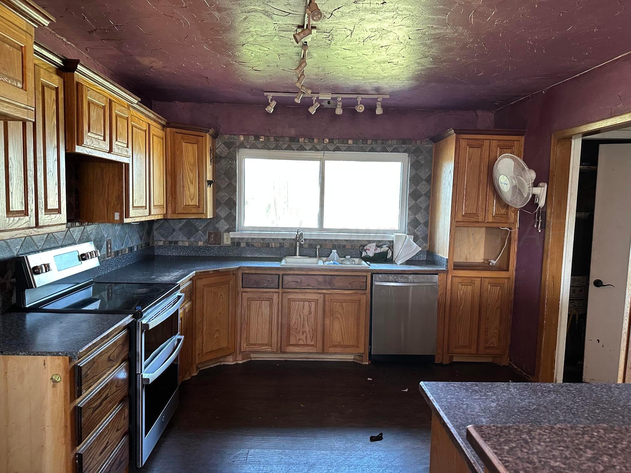 4840 Angelus Drive Property Photo 6