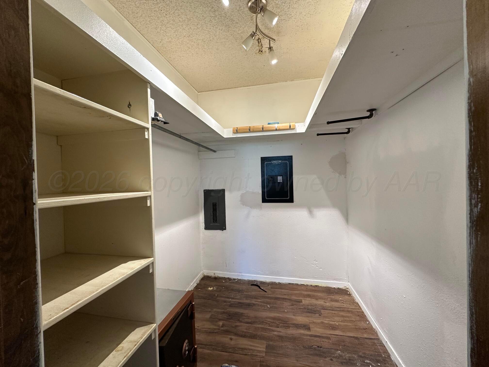 4840 Angelus Drive Property Photo 14