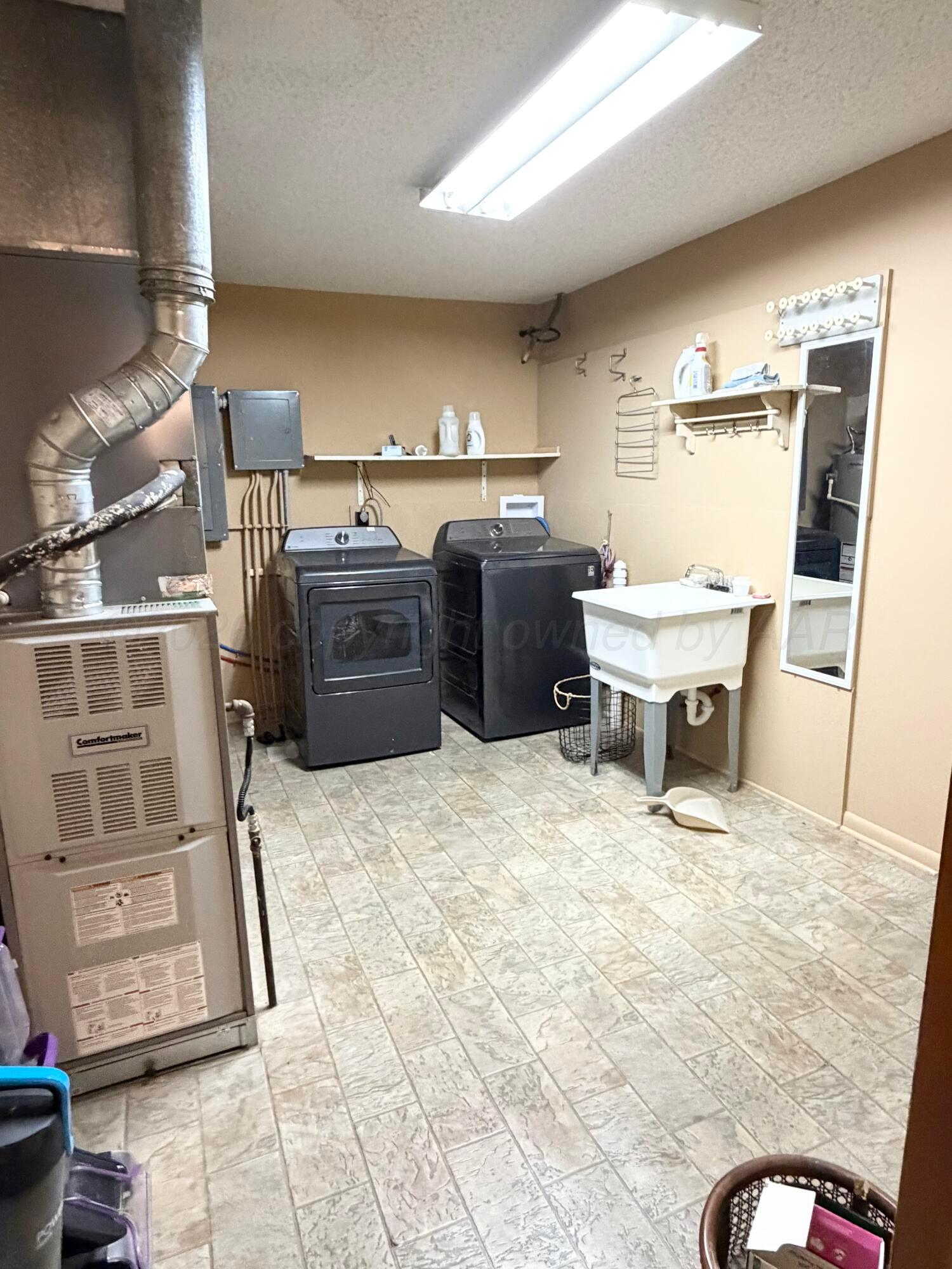 103 Texas Street Property Photo 11