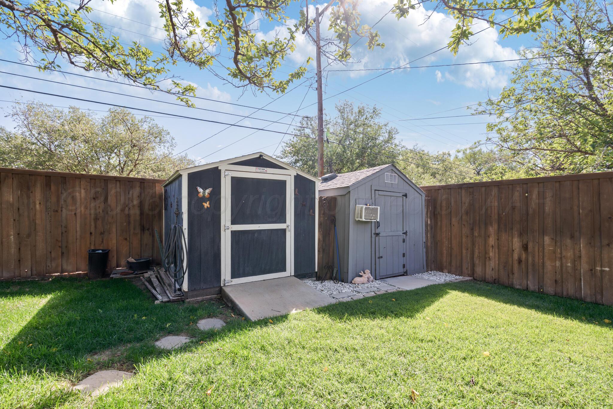 2217 Laurel Street Property Photo 5