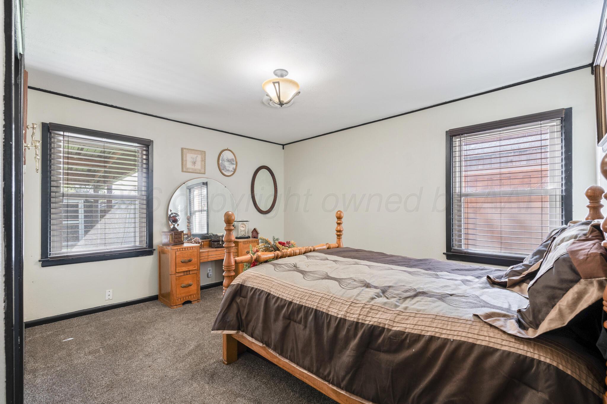 2217 Laurel Street Property Photo 14