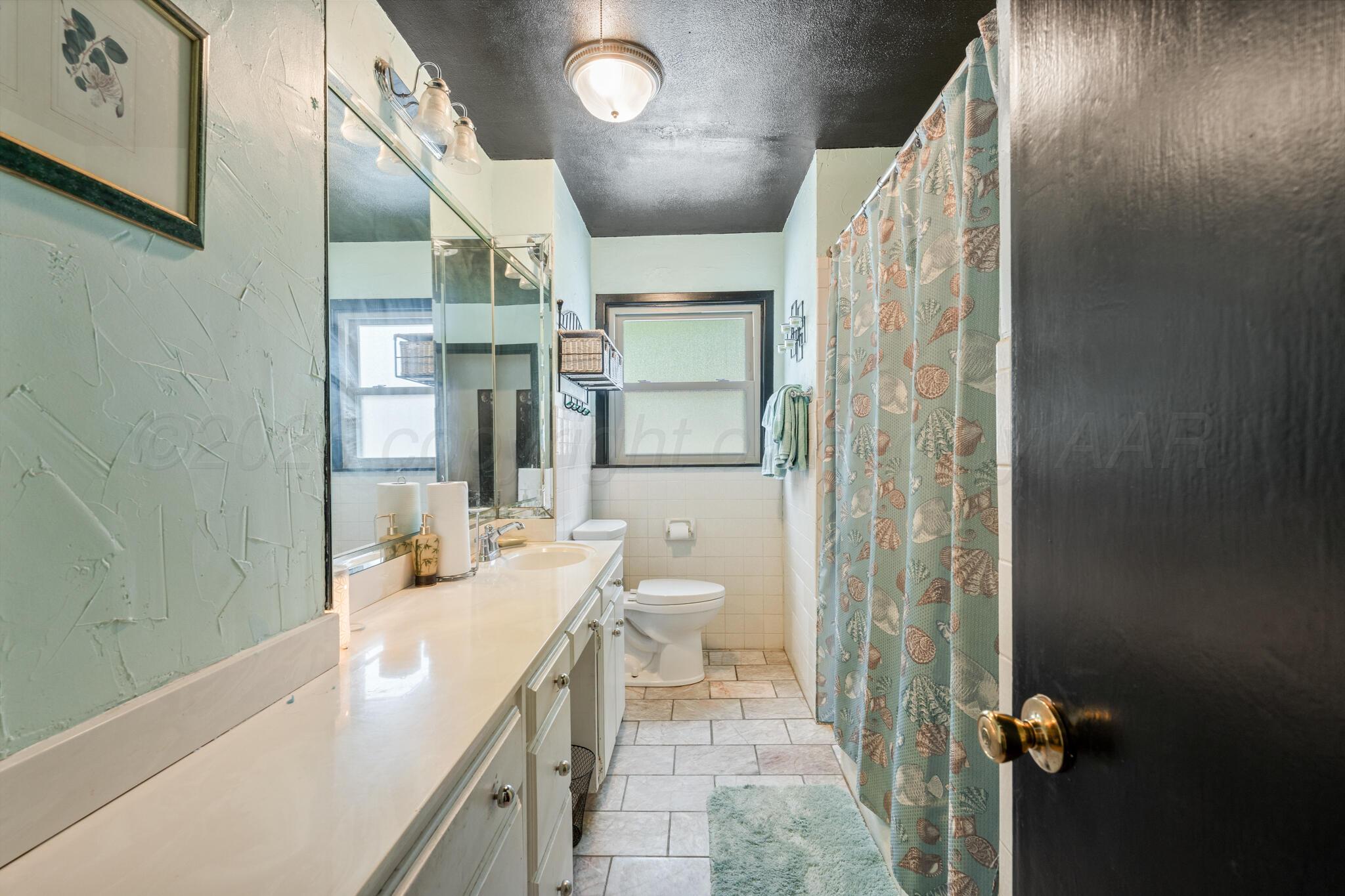 2217 Laurel Street Property Photo 15