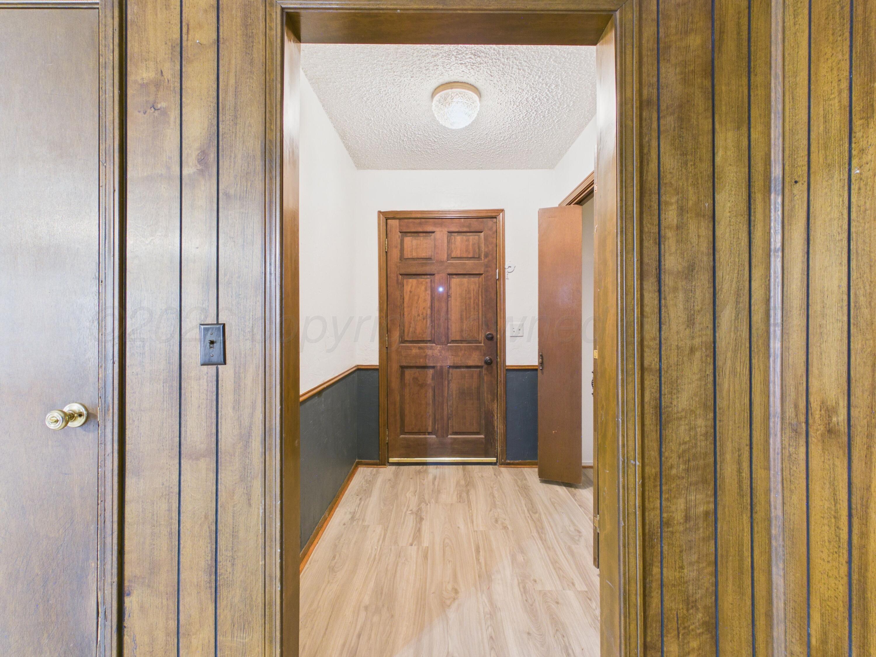 4216 Ridgecrest Circle Property Photo 4