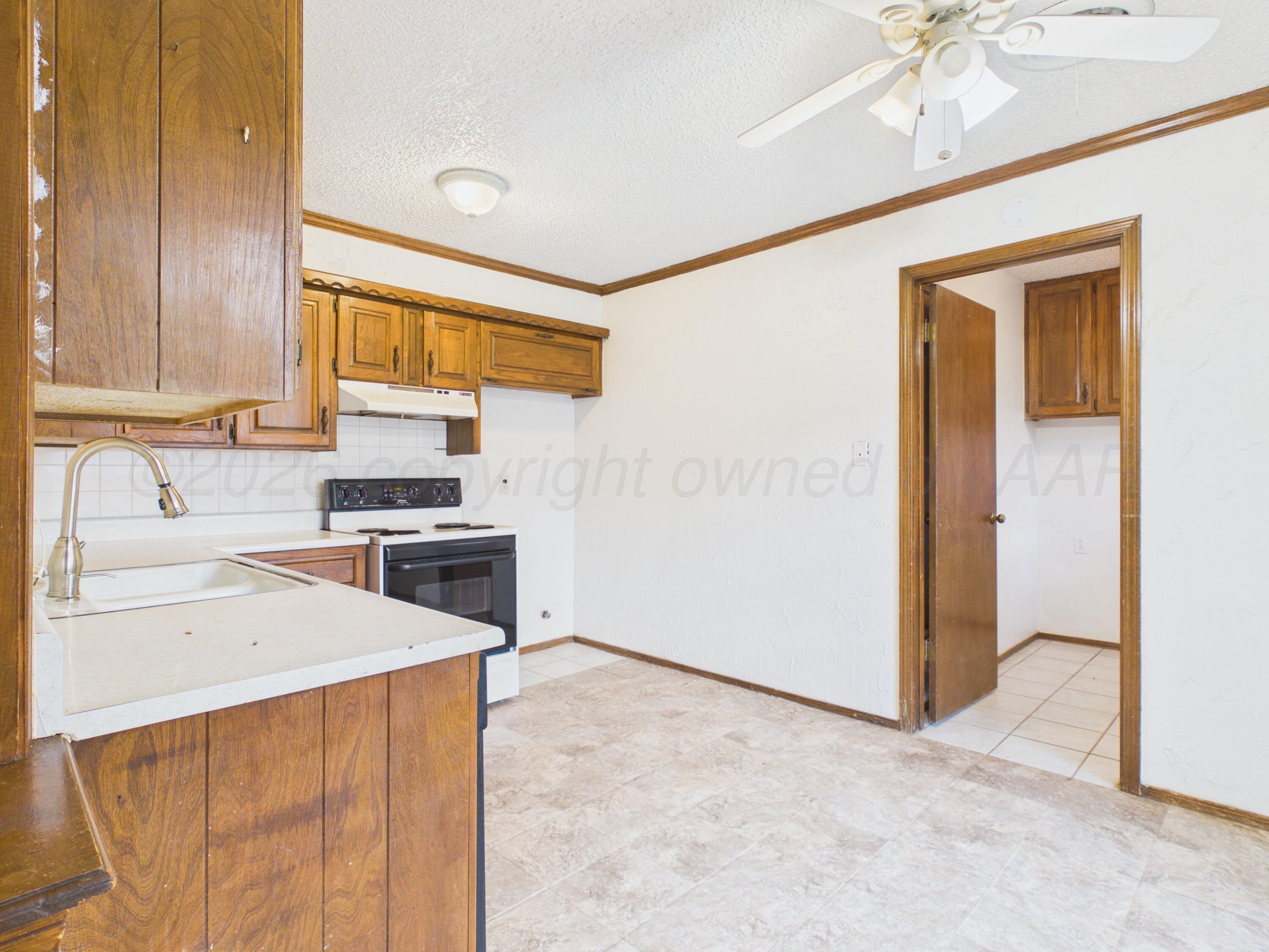 4216 Ridgecrest Circle Property Photo 8