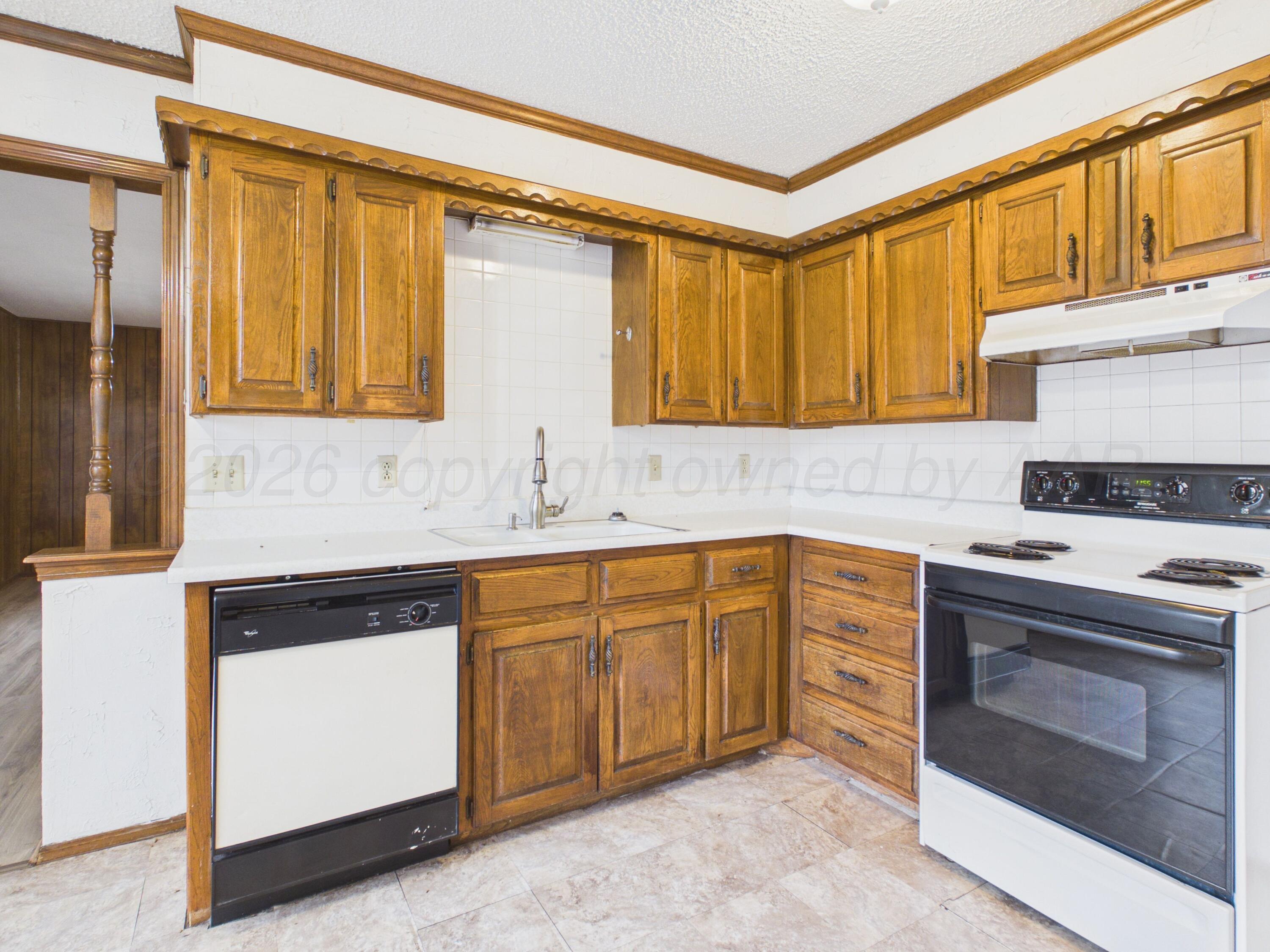 4216 Ridgecrest Circle Property Photo 9