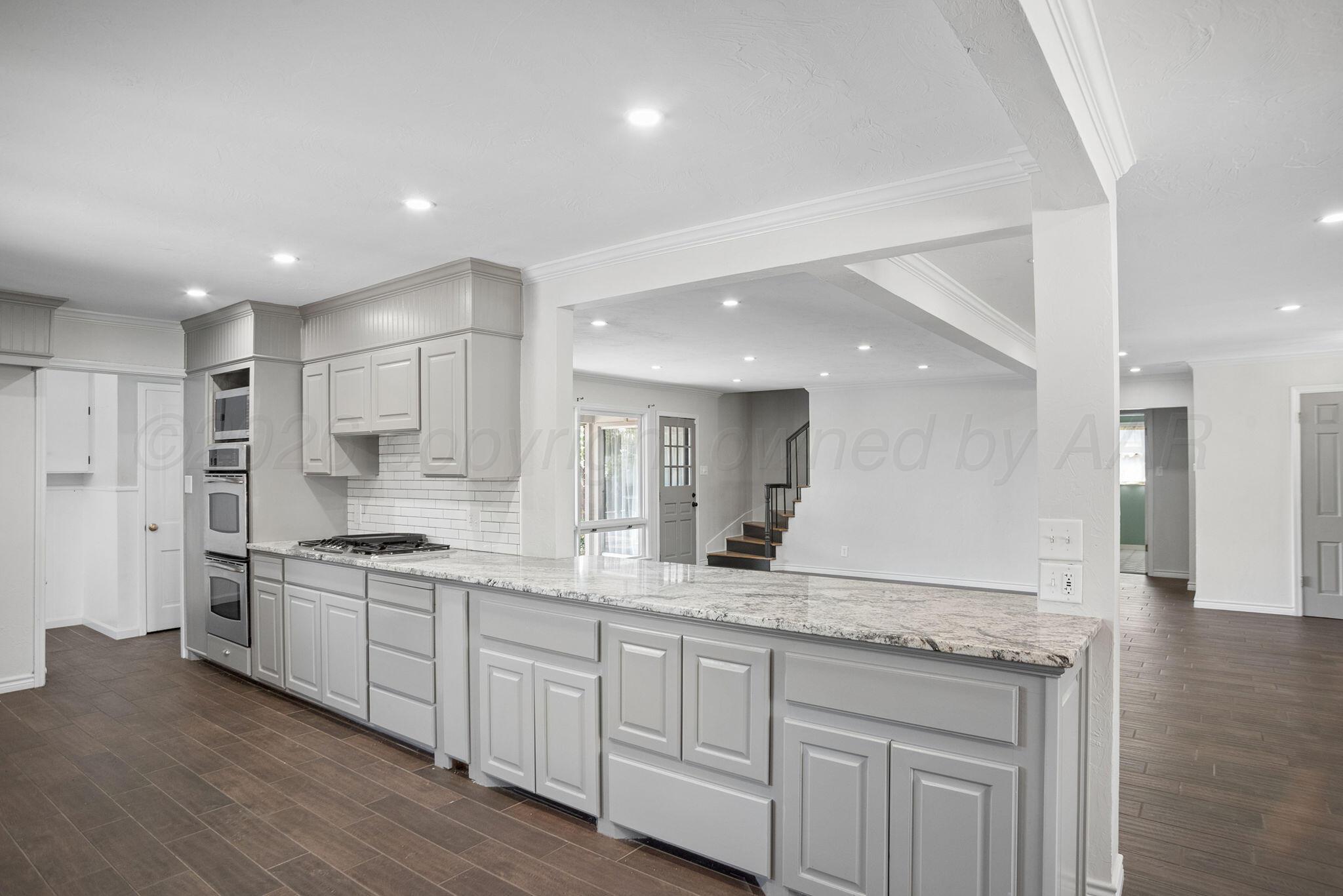 1840 N Fir Street Property Photo 9
