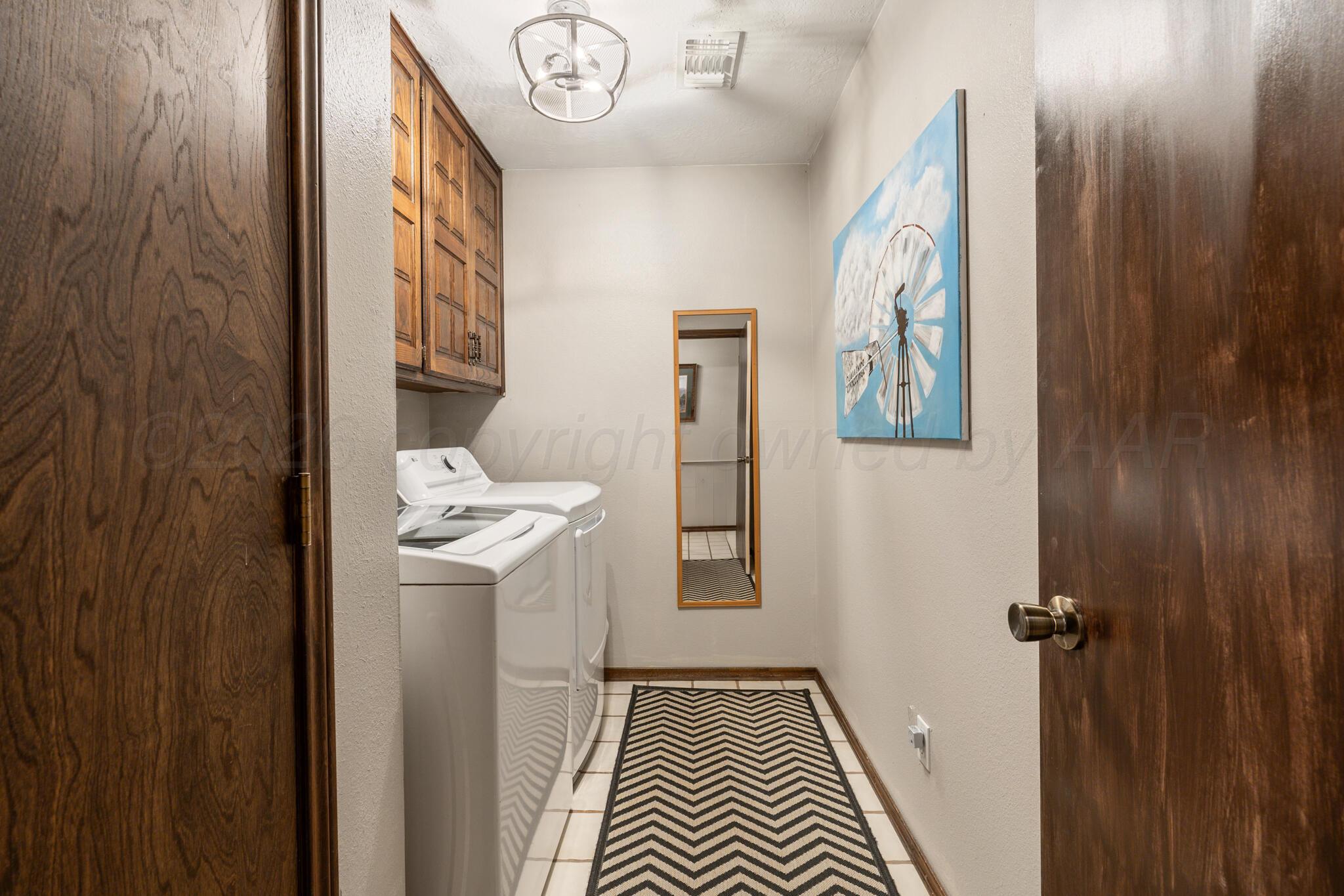 412 Douglas Street Property Photo 19
