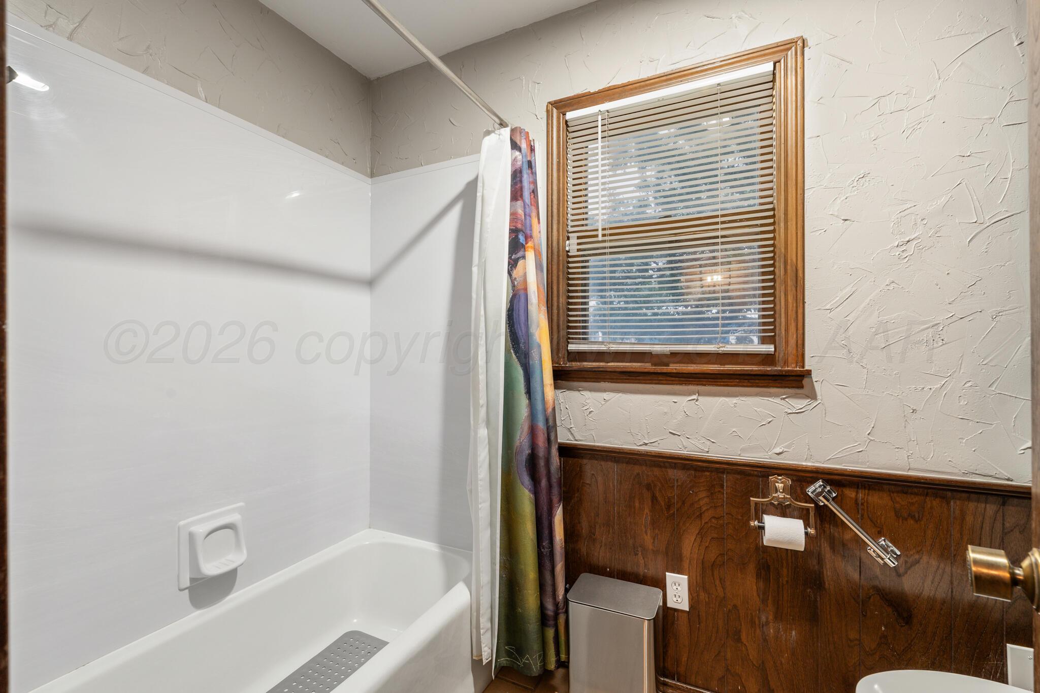 412 Douglas Street Property Photo 27