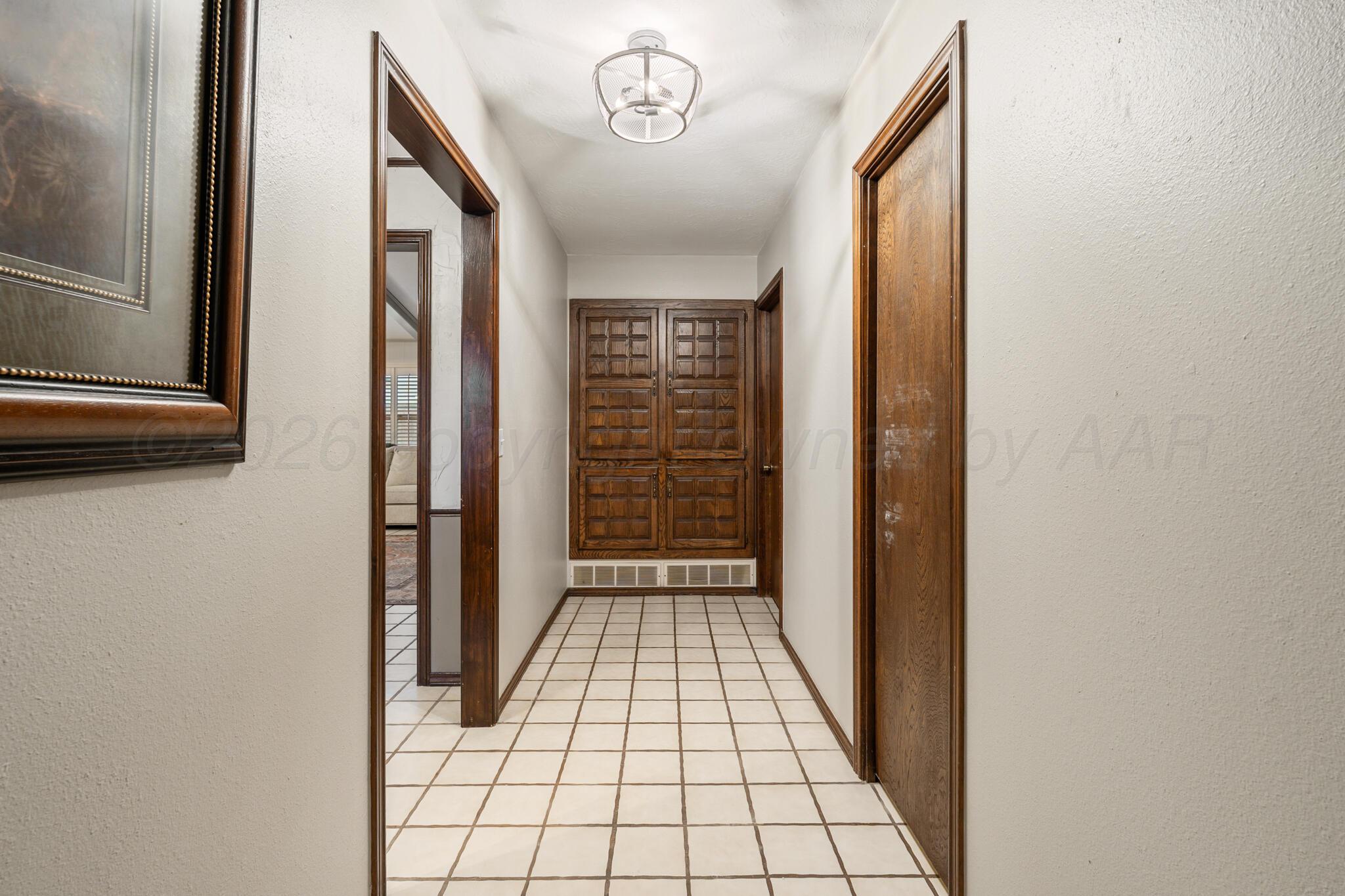 412 Douglas Street Property Photo 28