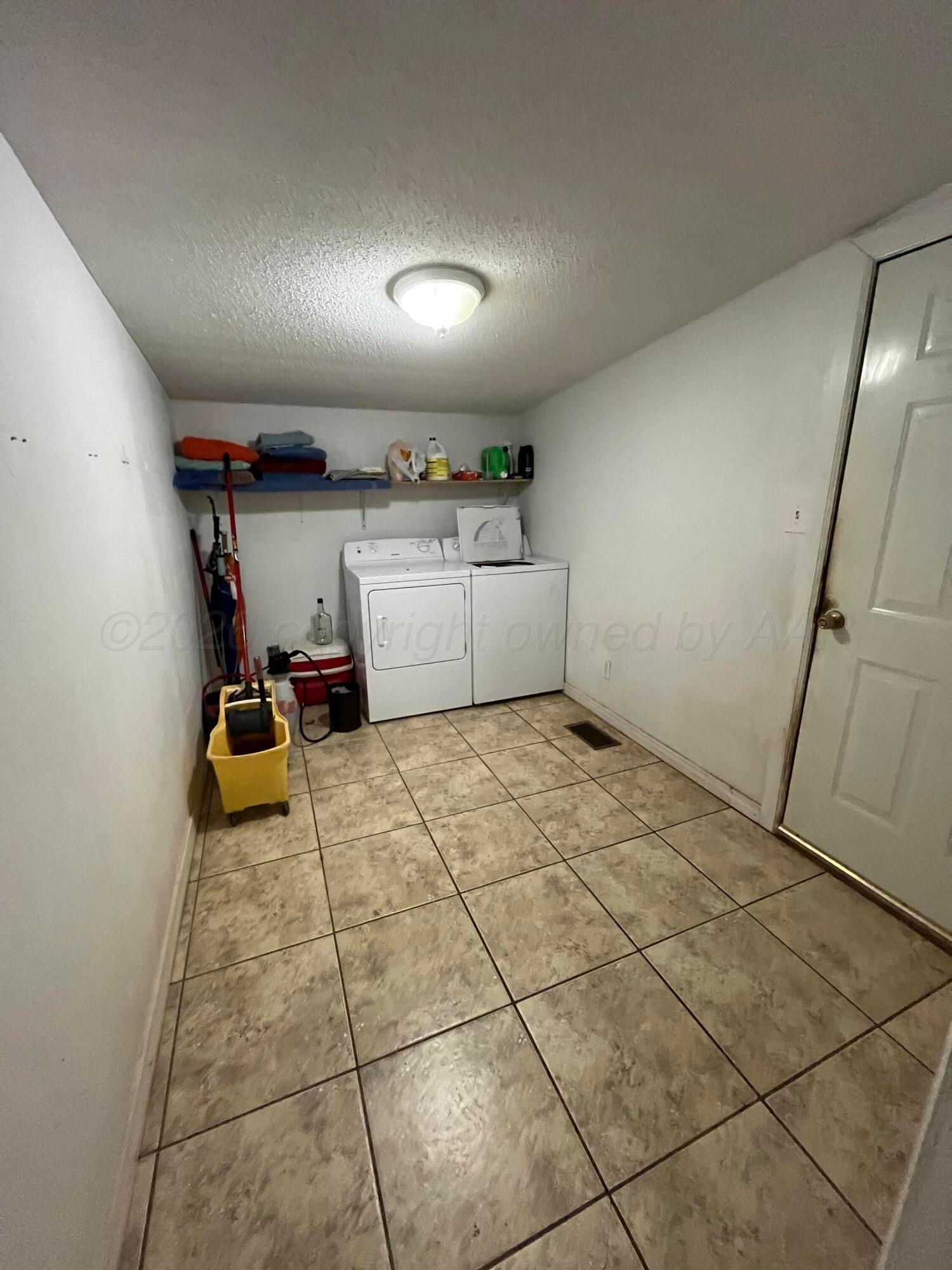 1100 Avenue A Property Photo 23