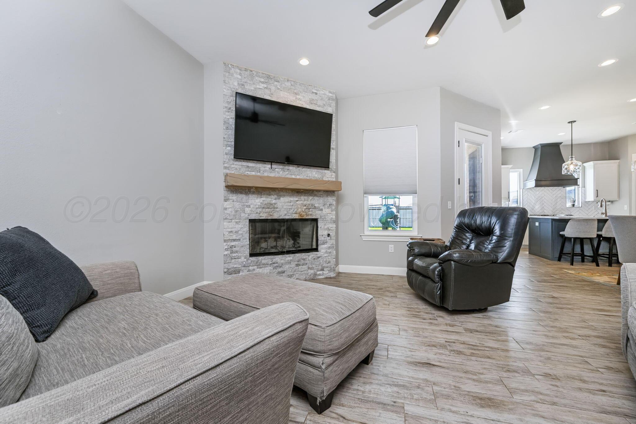 9551 Wimberly Falls Drive Property Photo 3