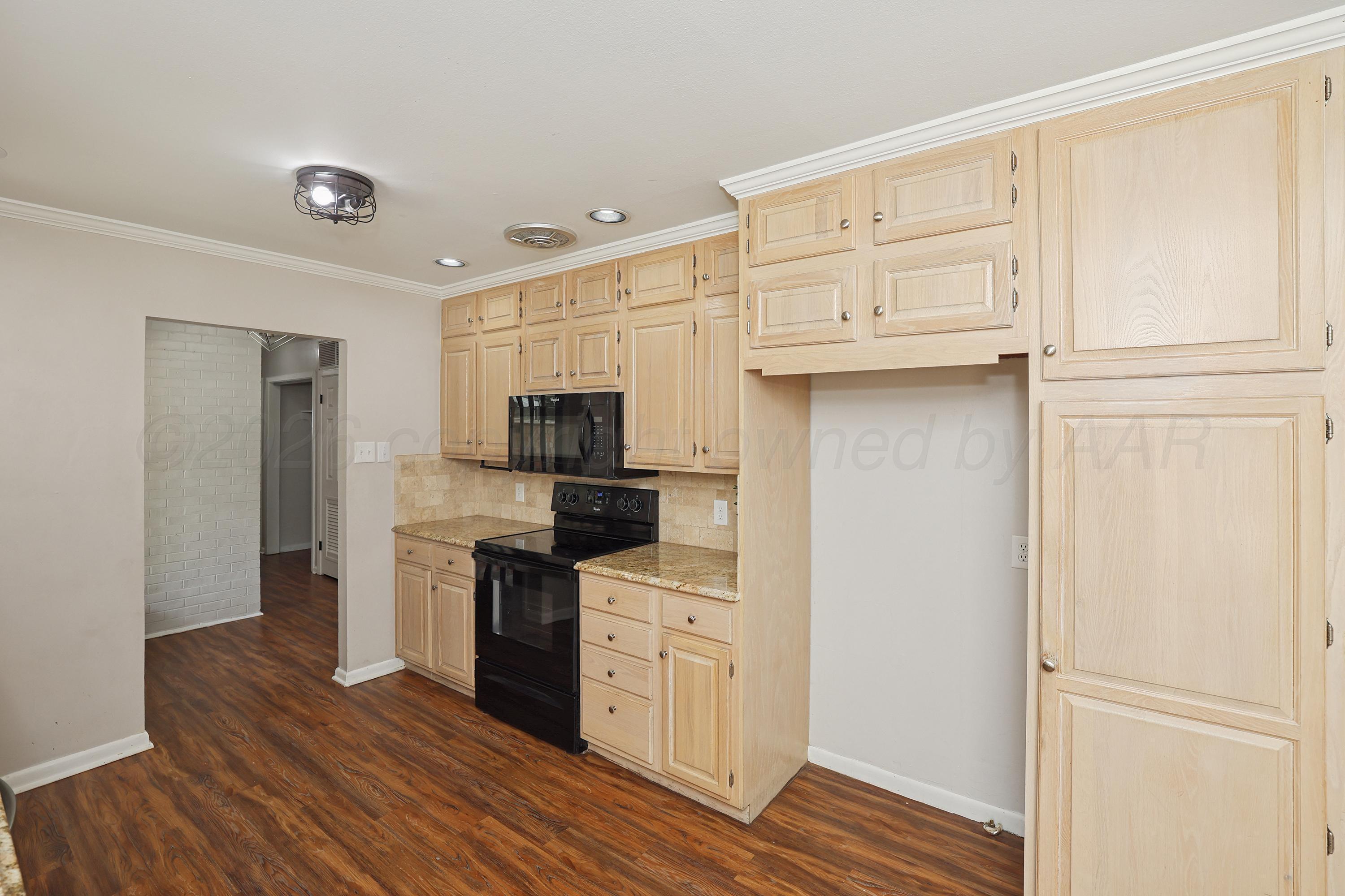 3704 Paramount Property Photo 9