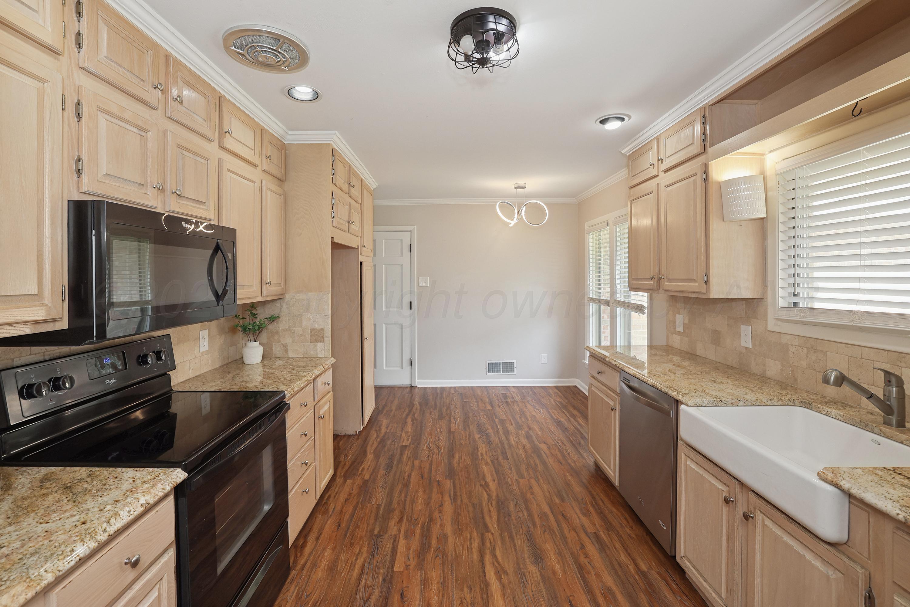 3704 Paramount Property Photo 10