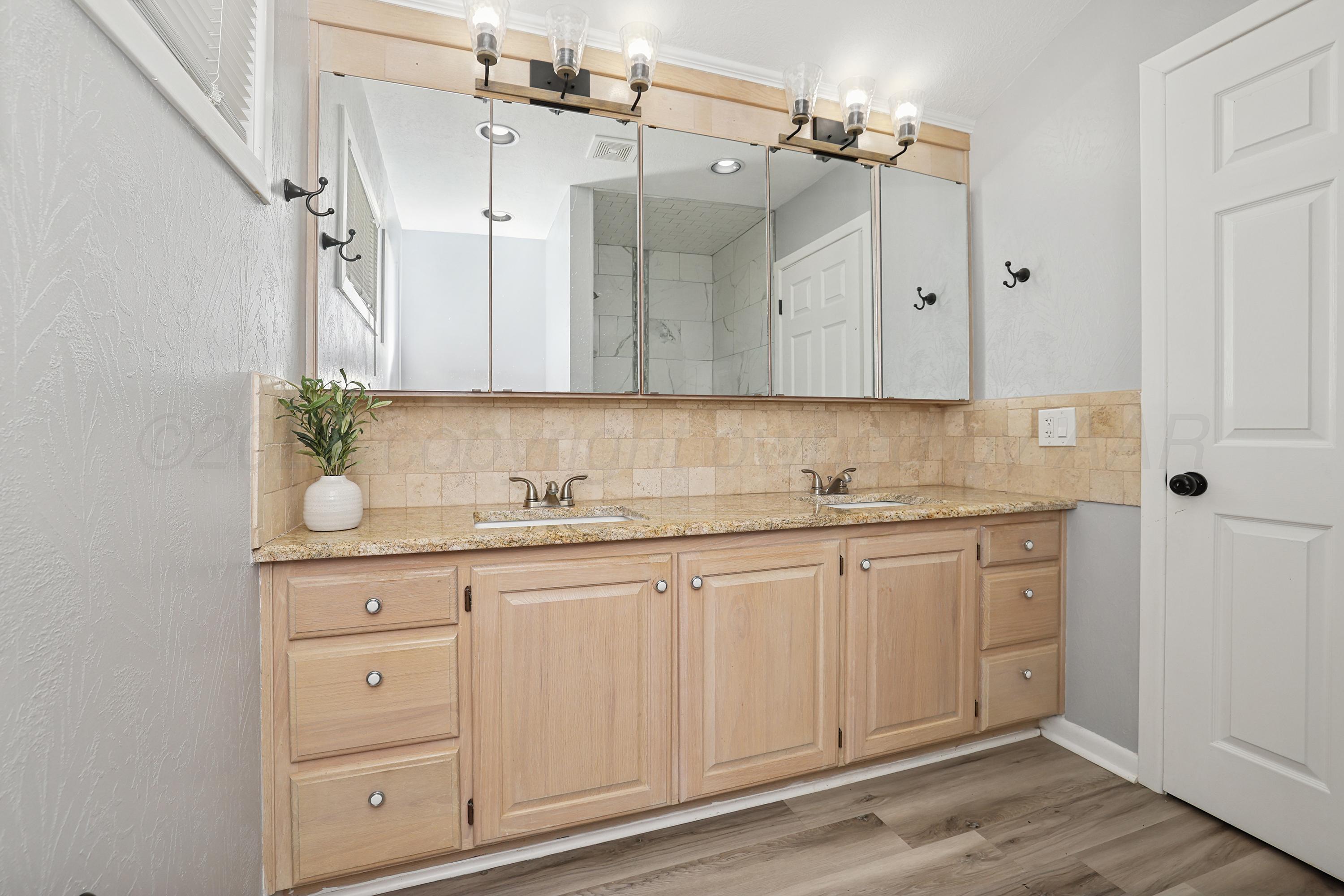 3704 Paramount Property Photo 16